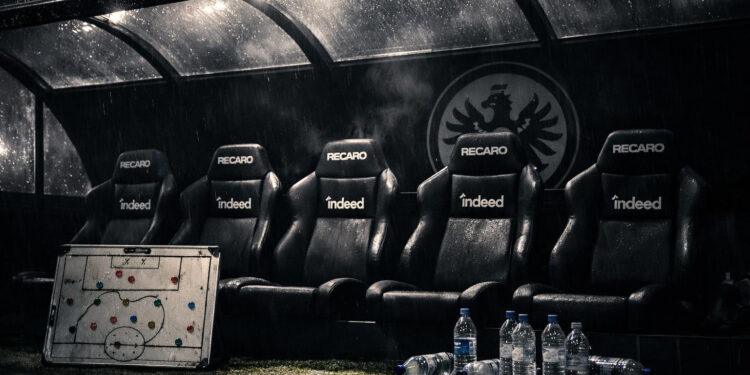 Toppmöller entlassen: Eintracht Frankfurt feuert Trainer mit sofortiger Wirkung