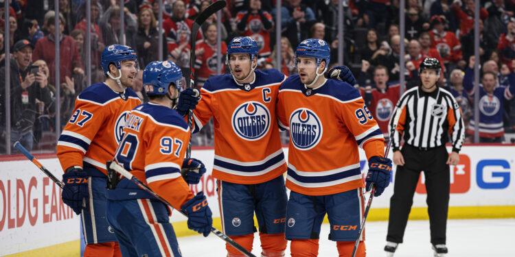 Oilers vs. Jets: Edmonton dominiert mit 6-2 Sieg am 7. Dezember 1 Oilers vs. Jets: Edmonton dominiert mit 6-2 Sieg am 7. Dezember