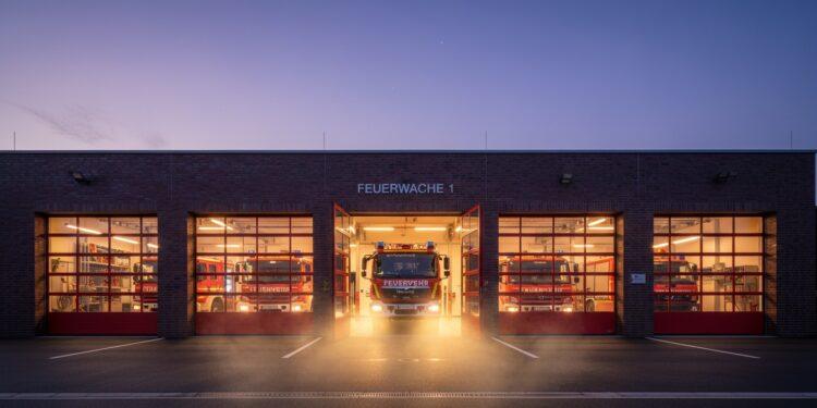 Arbeitsunfall Nürnberg: LKW Kippt bei Baumfällung in Pegnitz 1 arbeitsunfall nürnberg