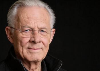 Rolf Becker tot: „In aller Freundschaft"-Star stirbt mit 90 6 Rolf Becker tot: „In aller Freundschaft"-Star stirbt mit 90