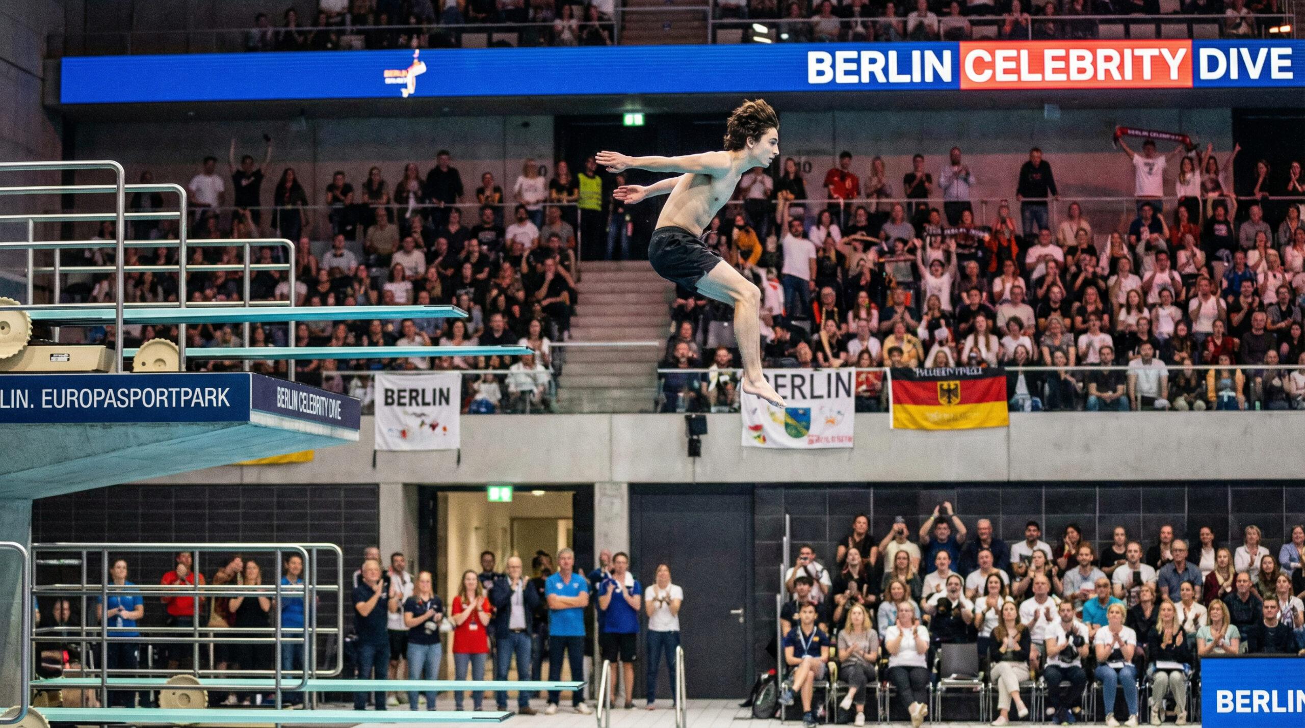 Welche Promis sprangen beim TV Total Turmspringen 2026?