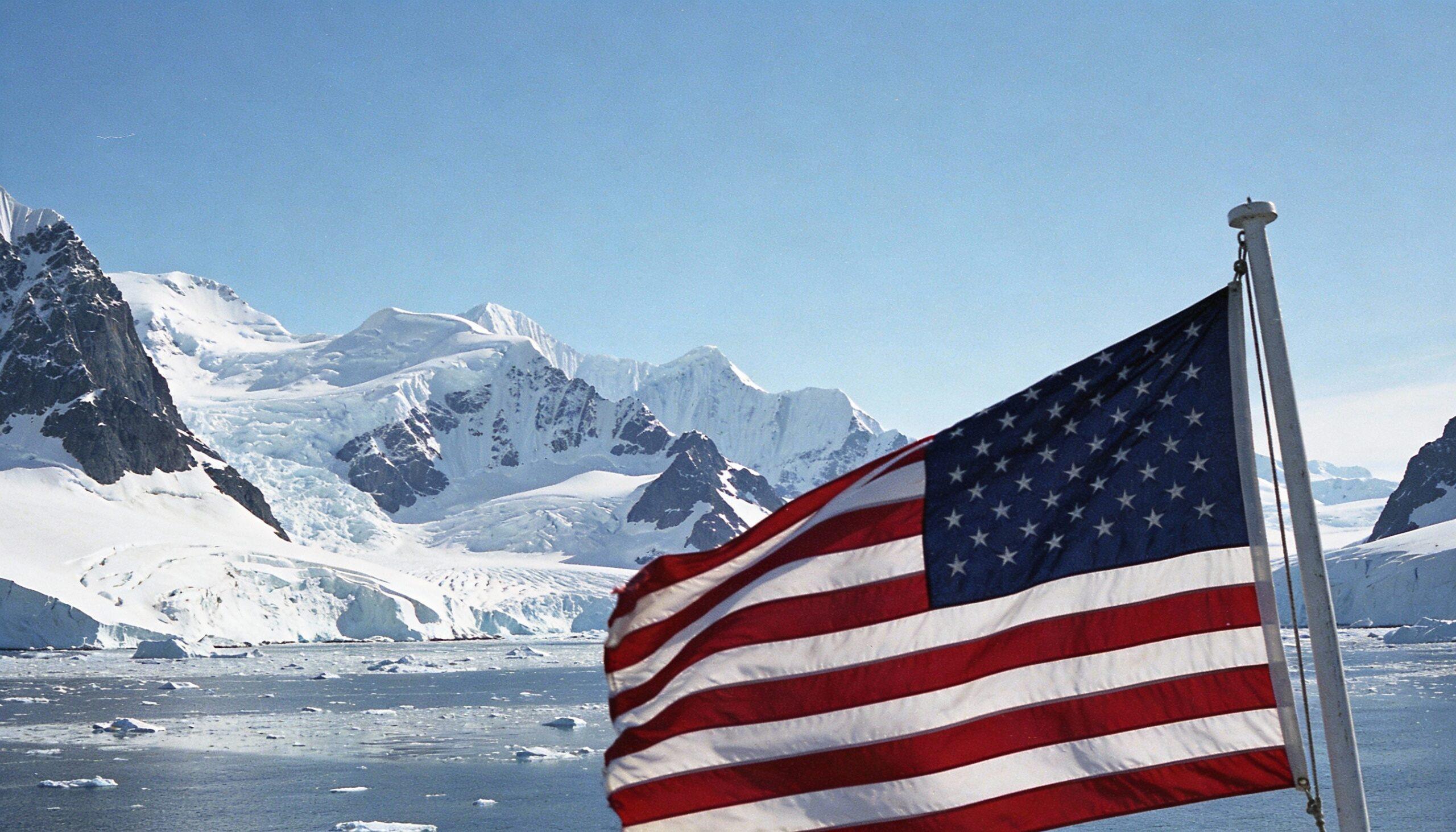 Trump Grönland: USA drohen Dänemark nach Venezuela-Einsatz 2 Dänemark warnt Trump: „Drohungen gegen NATO-Verbündeten stoppen"