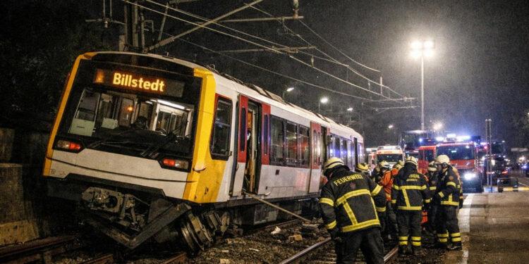 U-Bahn entgleist in Hamburg 172 Fahrgäste evakuiert – Sperrung der Linie U2
