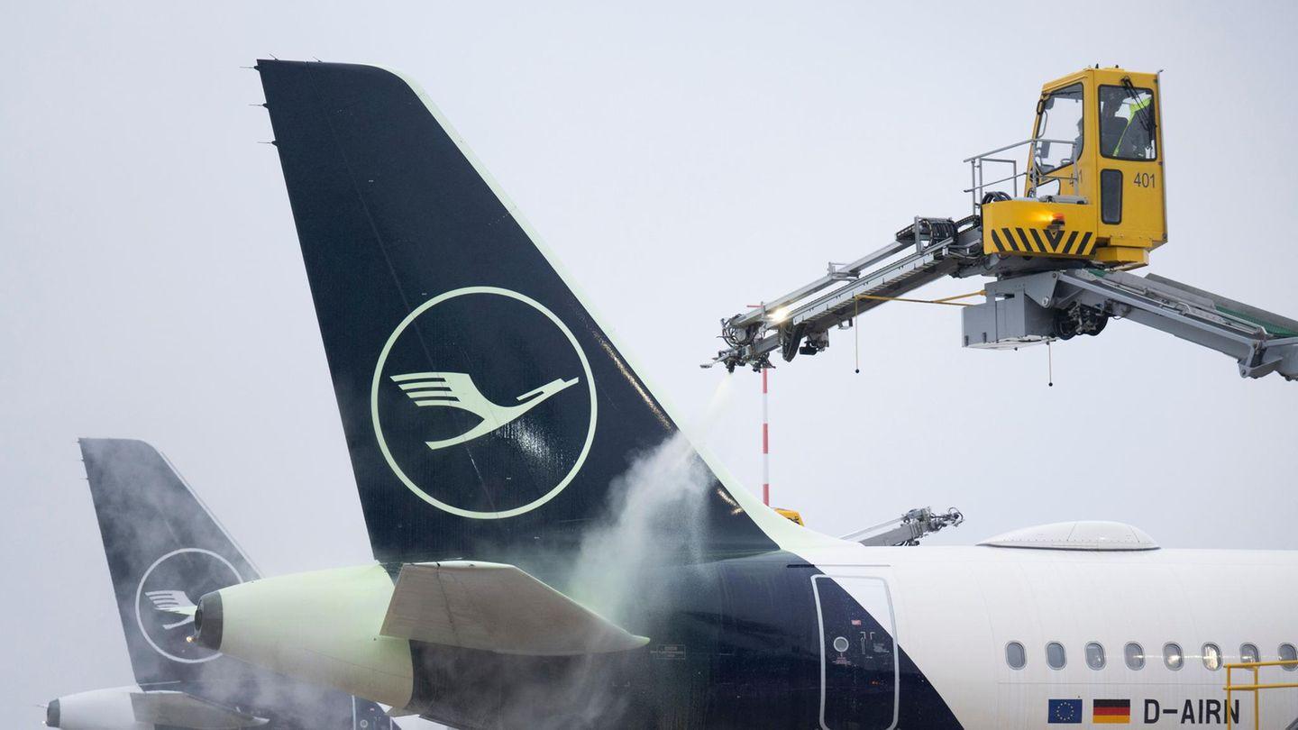 Winterwetter: Zu viel Schnee: Flughafen Frankfurt stellt Betrieb ein