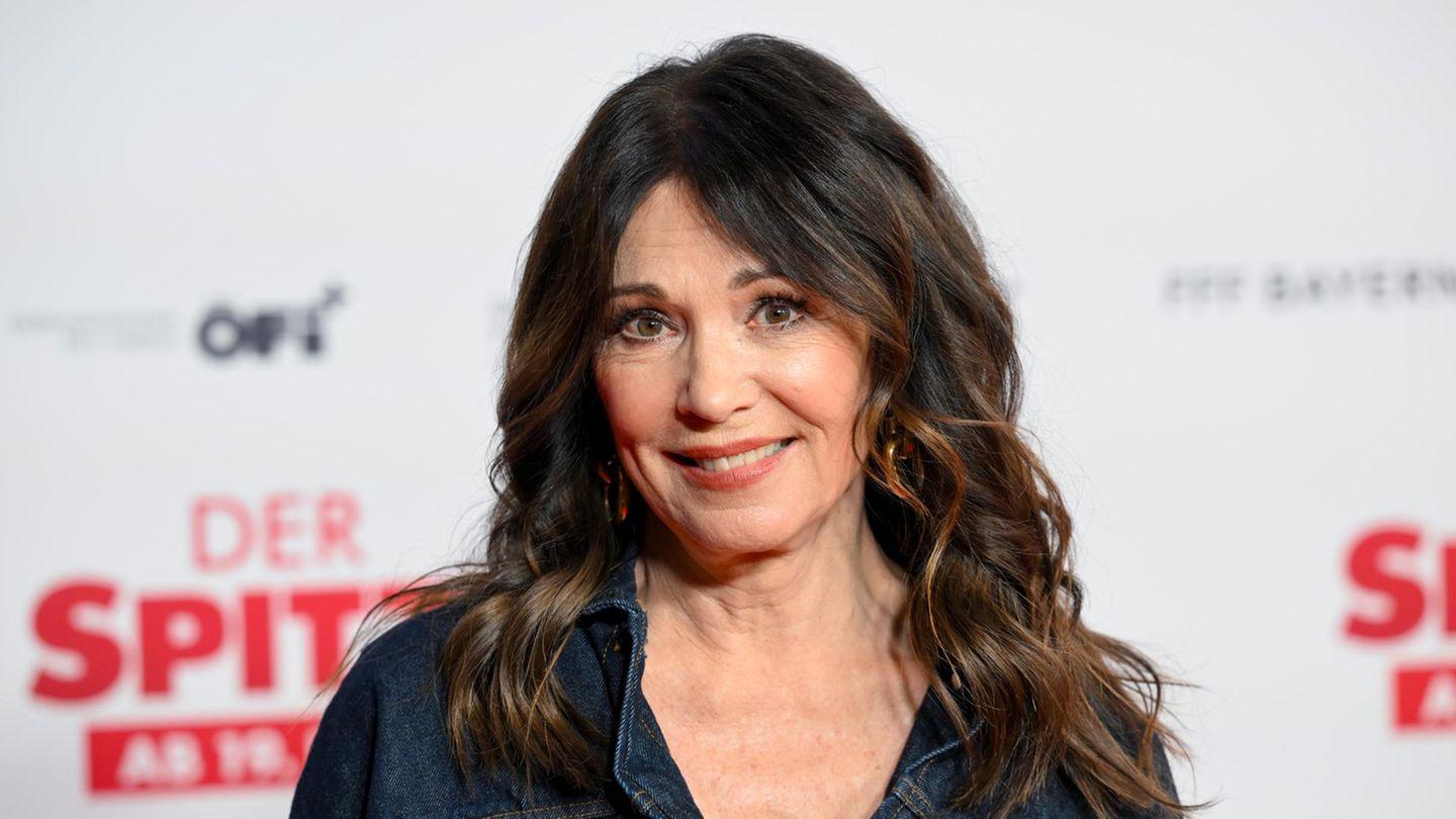 Iris Berben: Sie will Sichtbarkeit von „Frauen, die aus diesem Grau-Beige rausgehen“