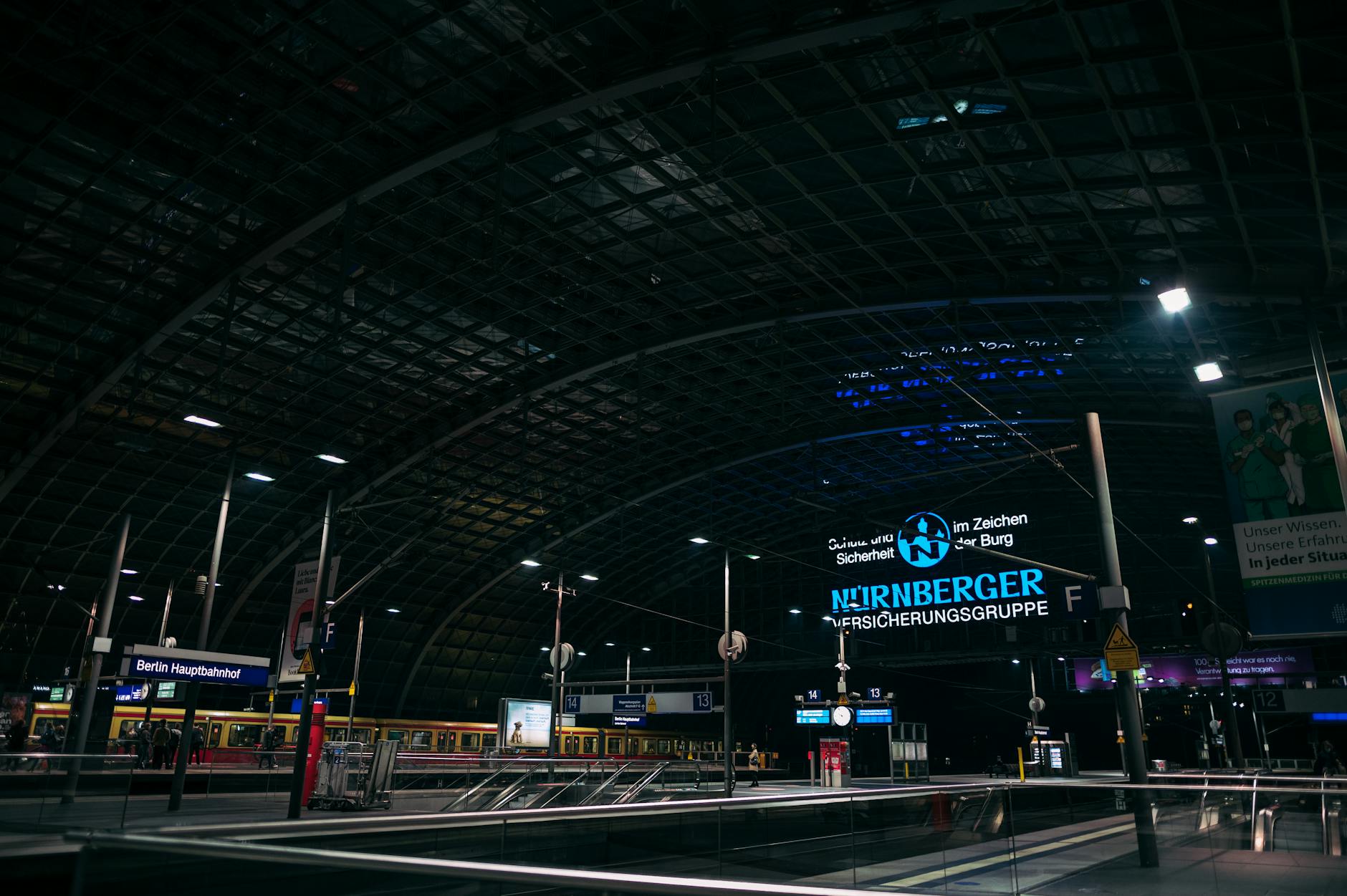 Symbolbild zum Thema Berliner Hauptbahnhof Rolltreppen