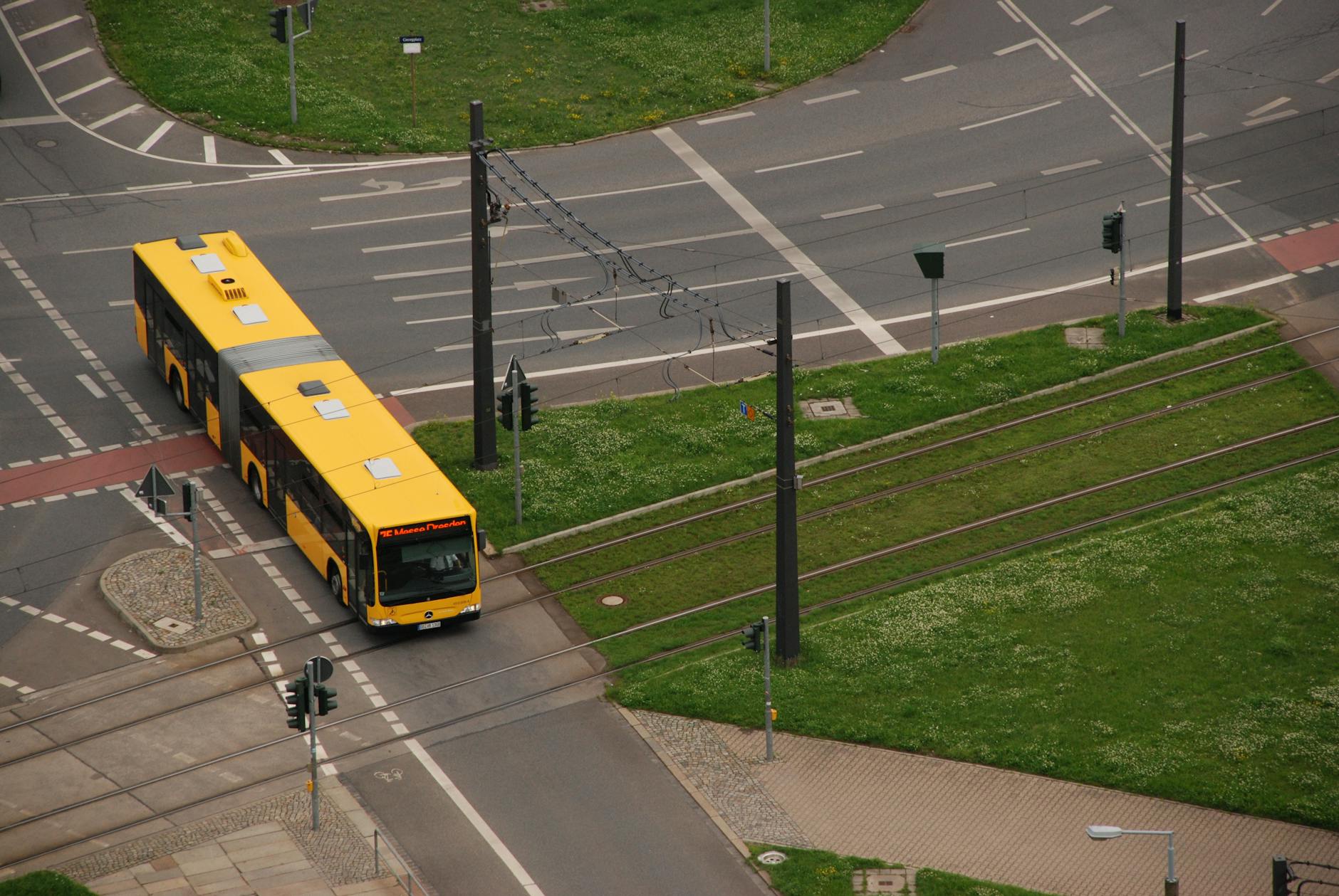 Detailansicht: Bus Bahn Nutzung