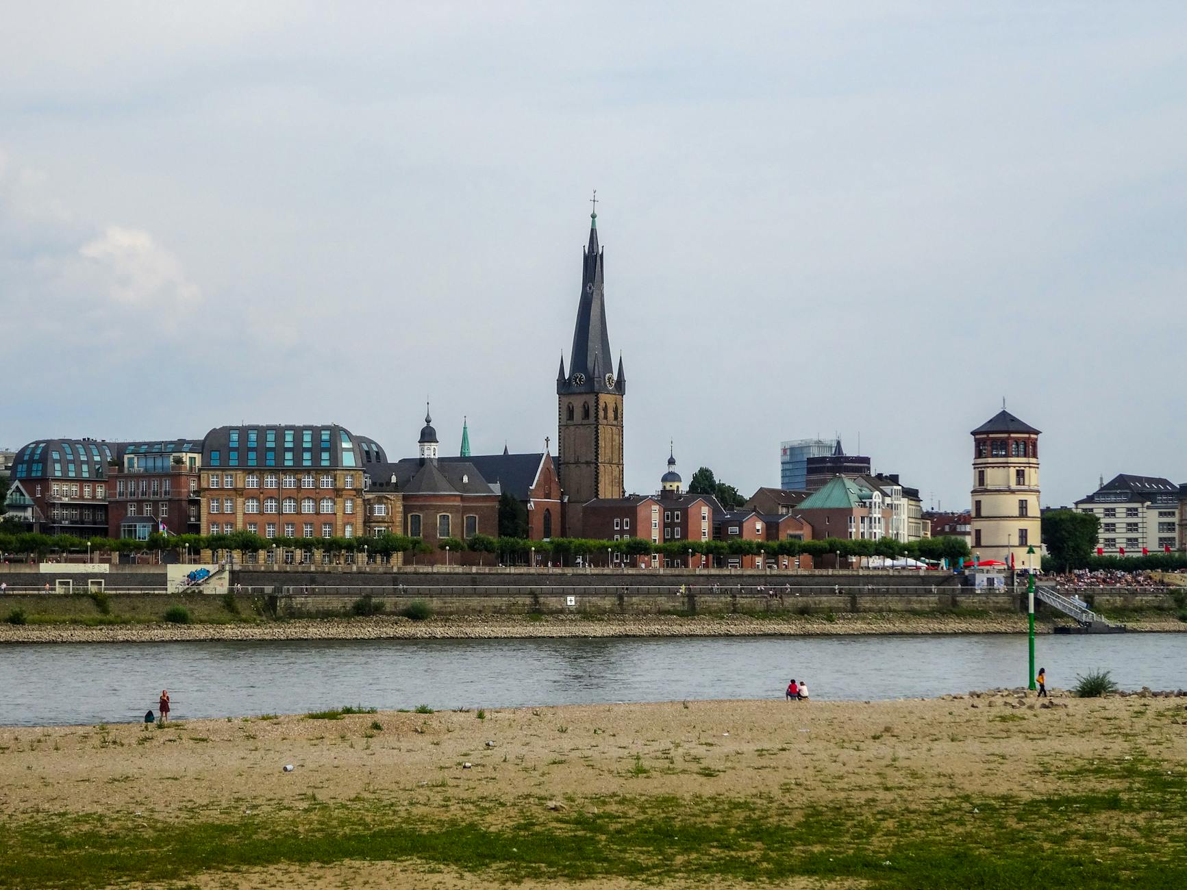 Symbolbild zum Thema Düsseldorf – Holstein