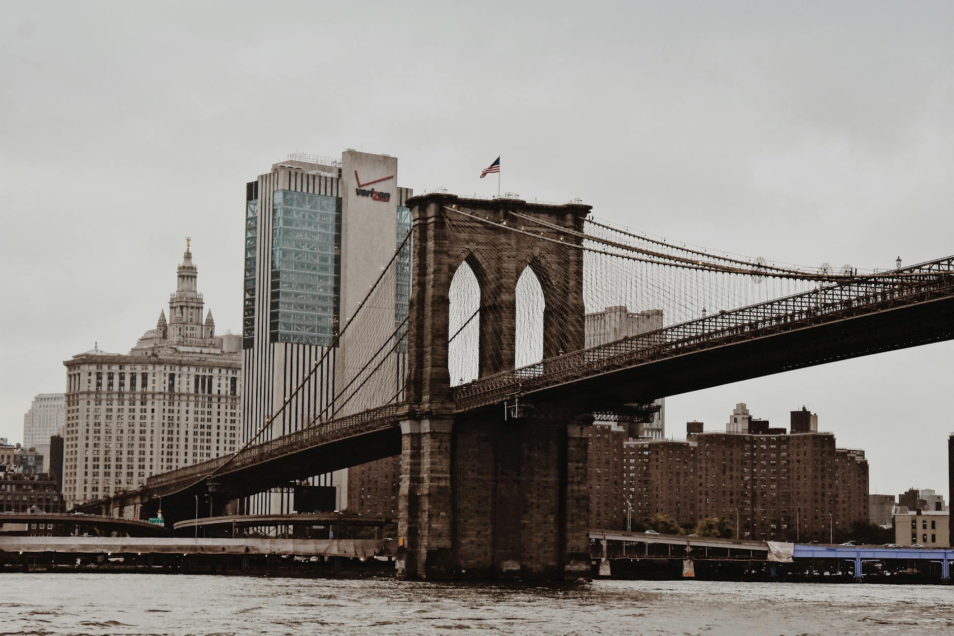 Symbolbild zum Thema East Of Wall Film