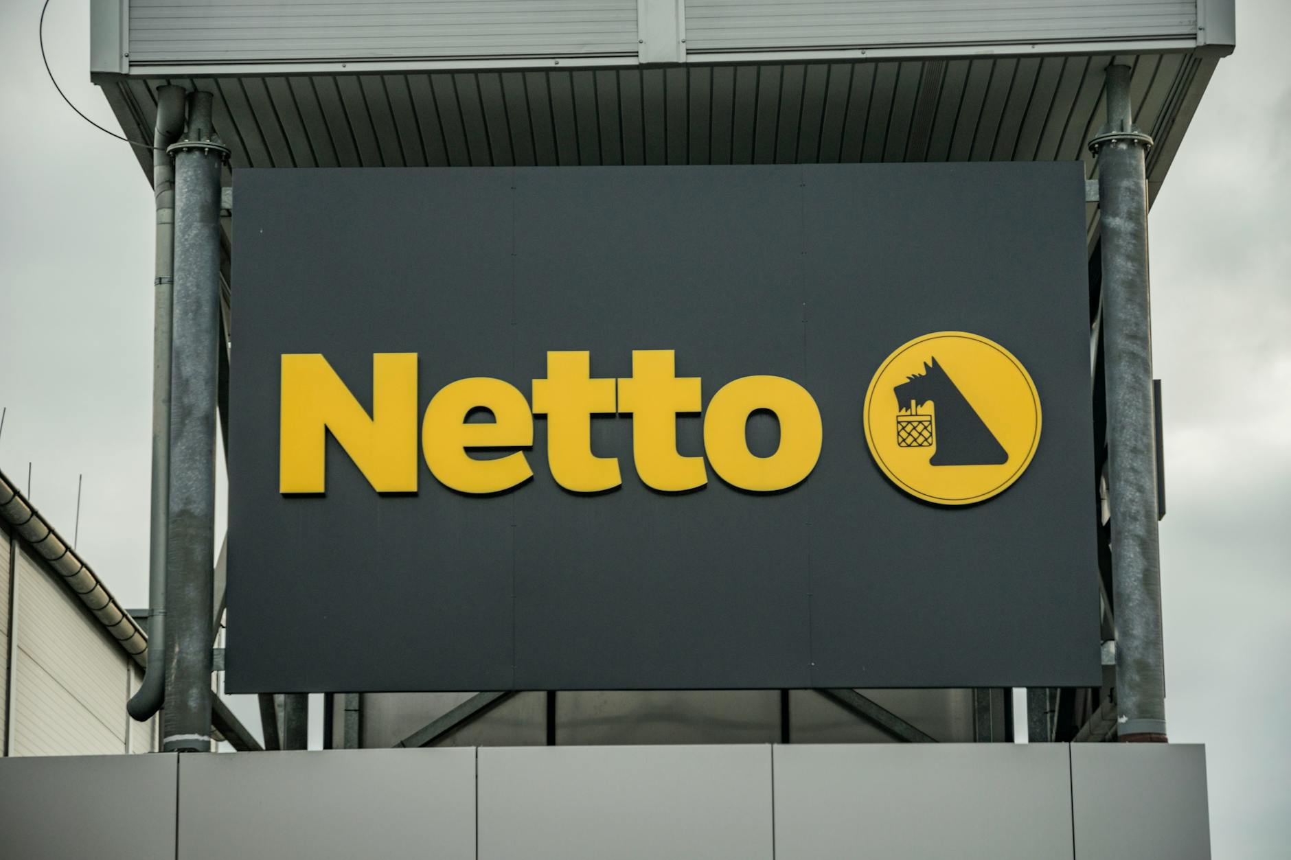 Detailansicht: Ewald Lienen Kritik