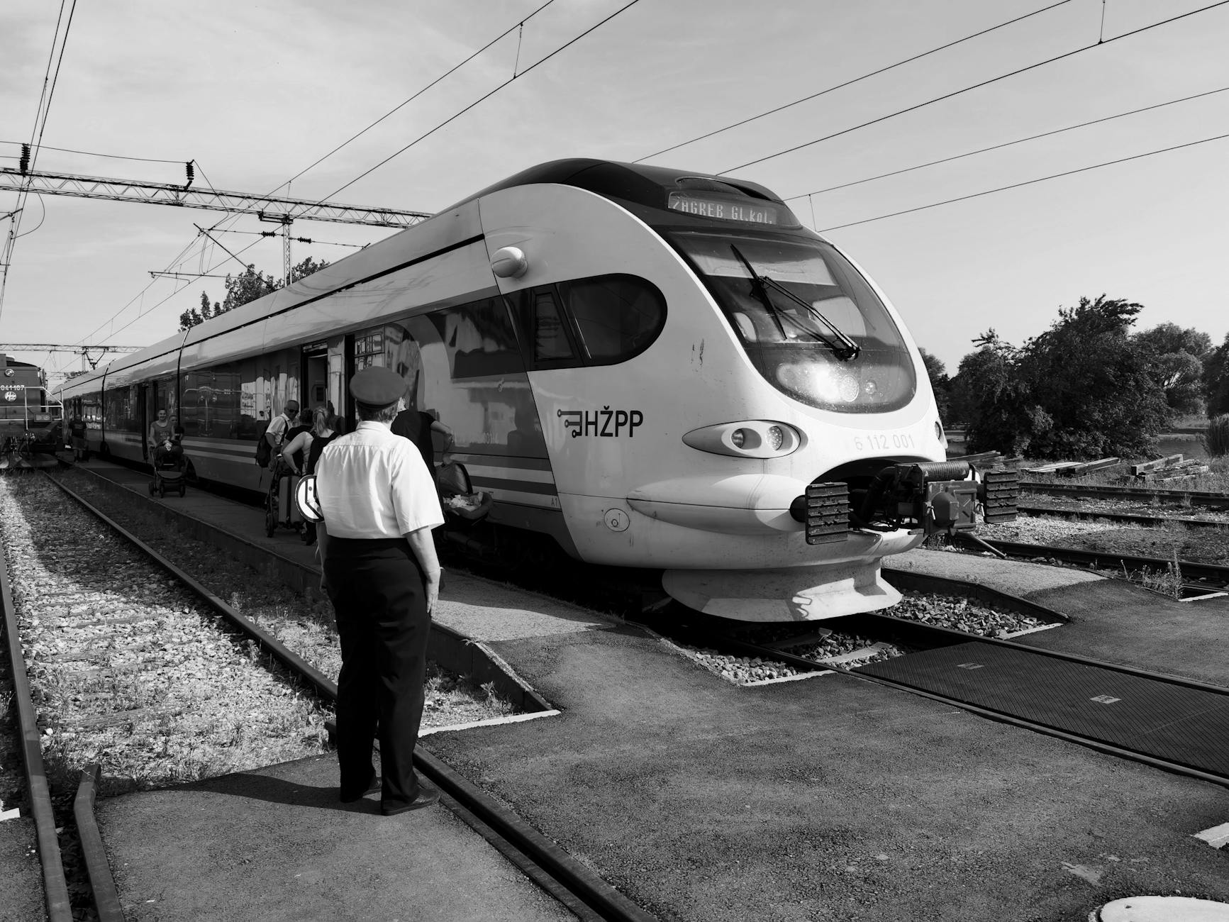 Gefährlicher Eingriff Bahnverkehr Illustration zu Gefährlicher Eingriff Bahnverkehr