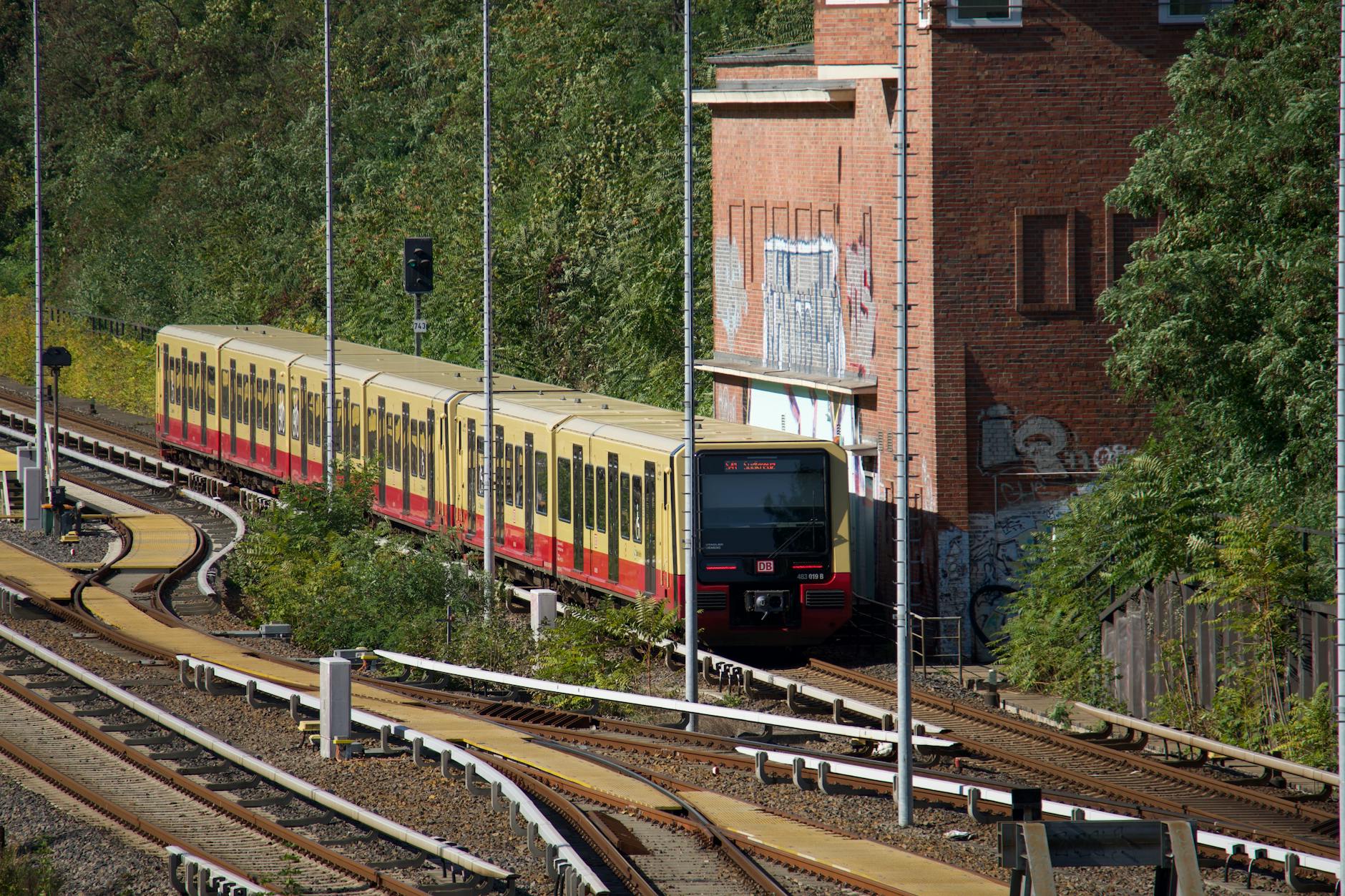 Illustration zu Geld Gefunden S Bahn