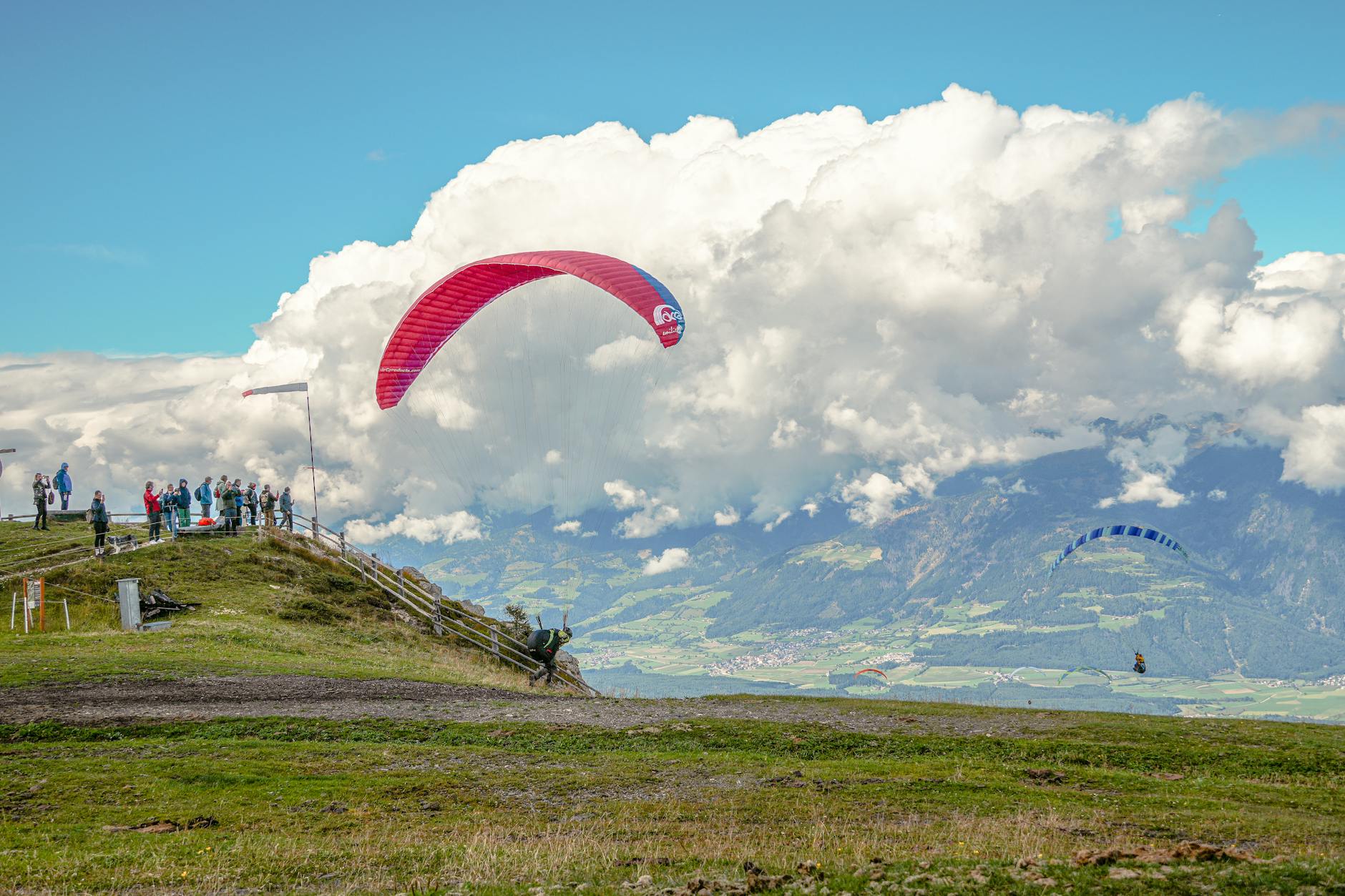 Illustration zu Gleitschirm Kollision