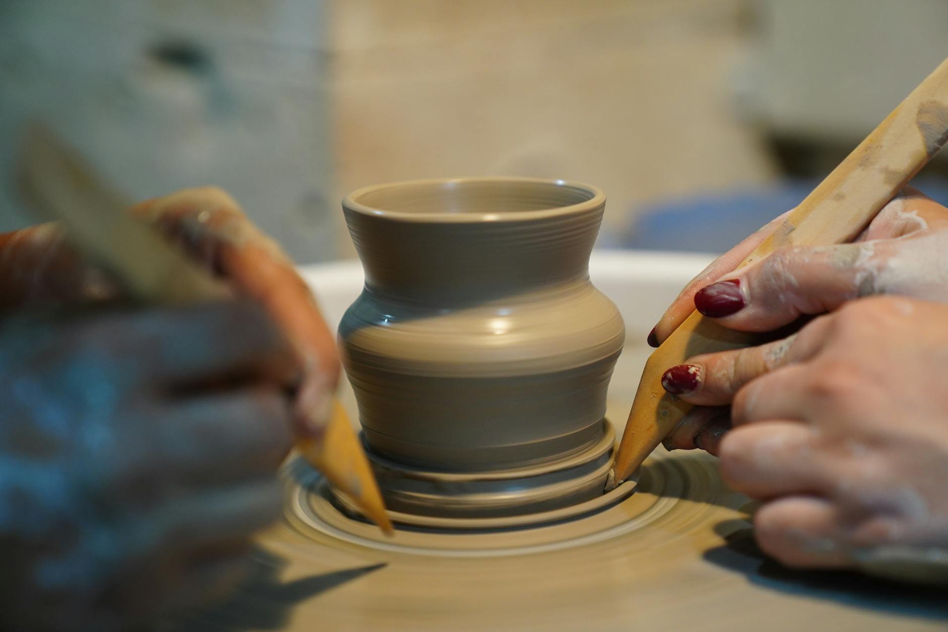 Symbolbild zum Thema Harry Meghan Töpferkurs