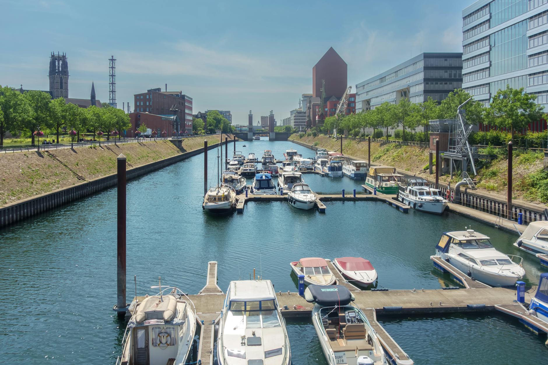 Detailansicht: Heuballenbrand Rhein Neckar Kreis