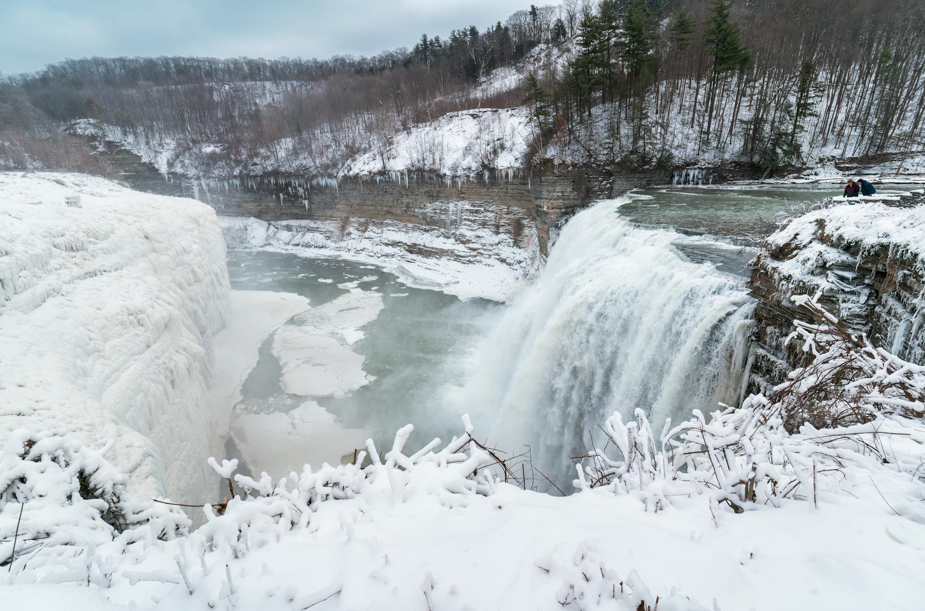 Symbolbild zum Thema ICE Anschlag Drohung