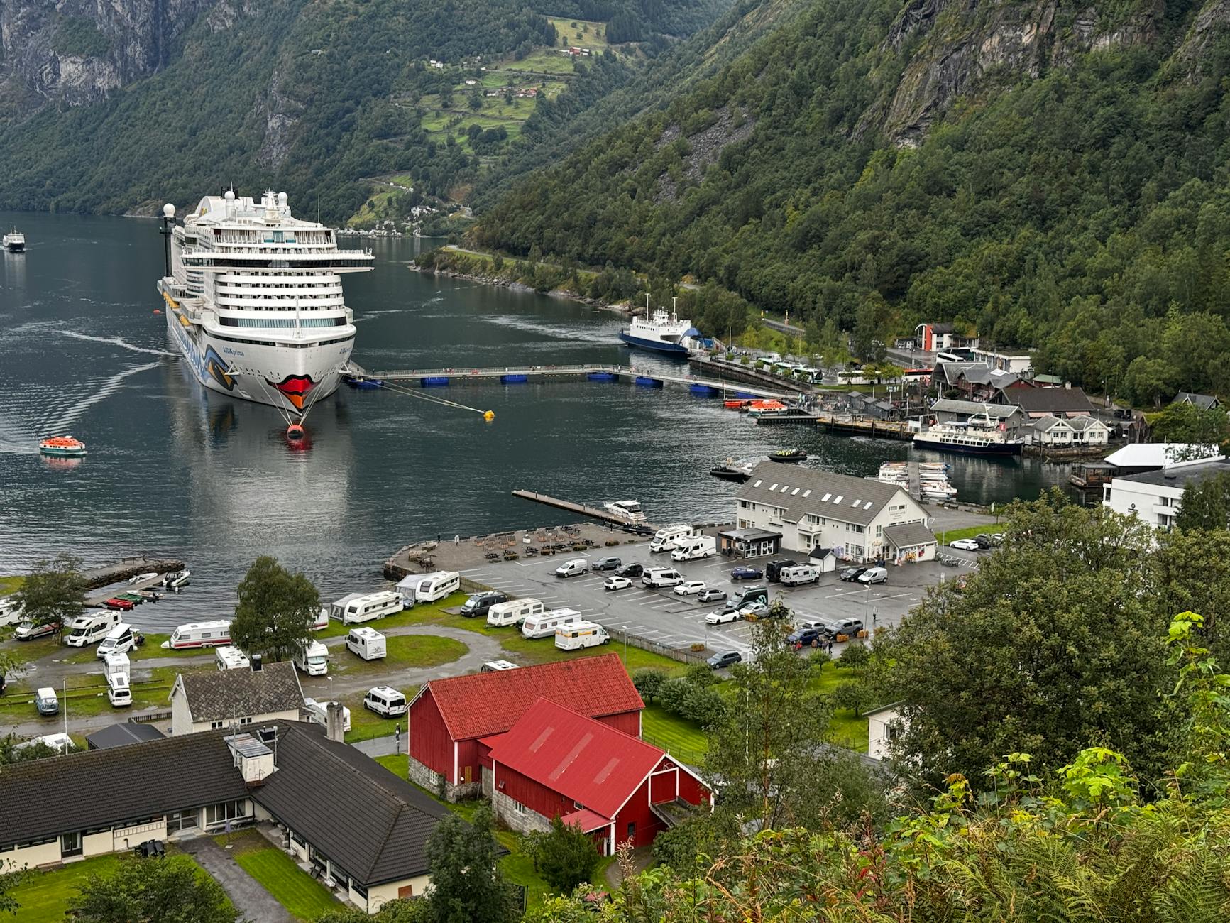 Illustration zu Inside Aida Die Geheimnisse Des Kreuzfahrtgiganten