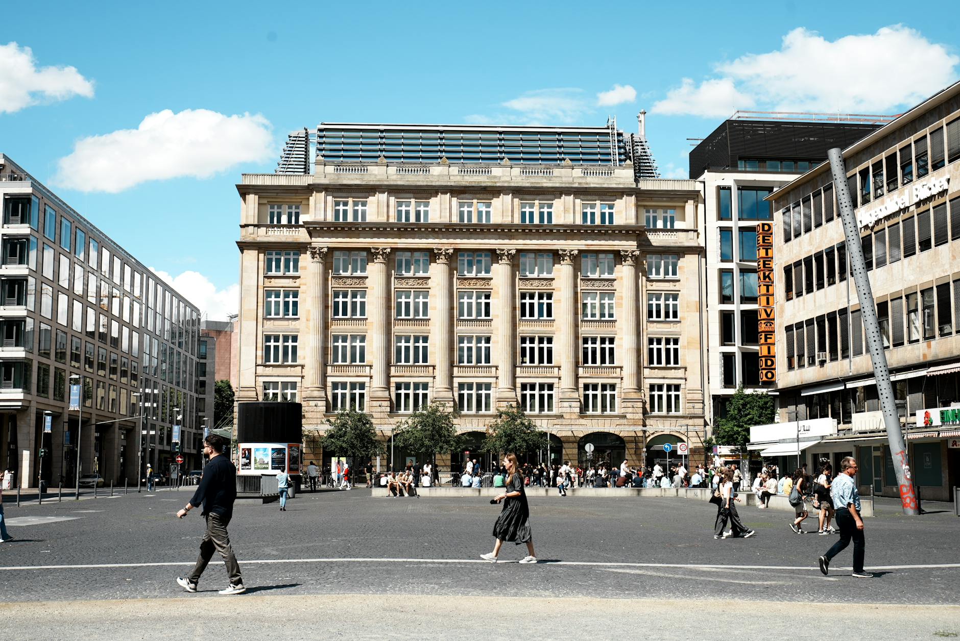 Inside Paradeplatz Symbolbild zum Thema Inside Paradeplatz