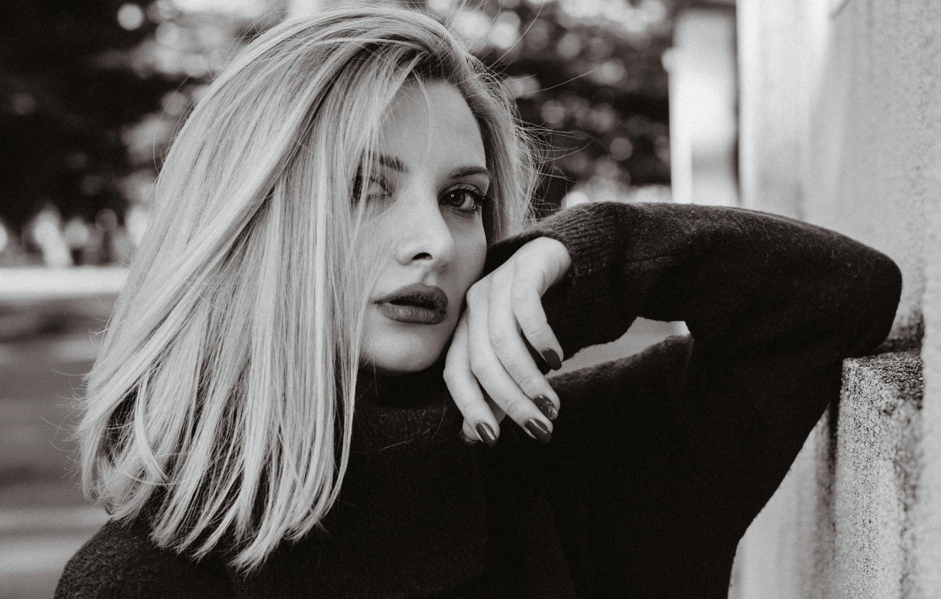 Illustration zu Kaley Cuoco Tom Pelphrey