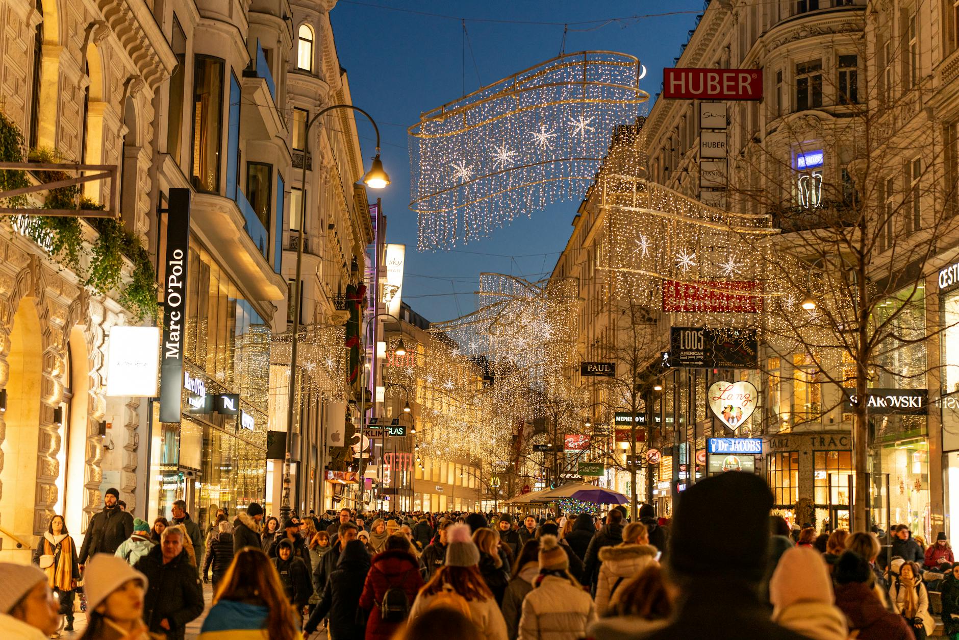 Detailansicht: Karsamstag Geschäfte Offen