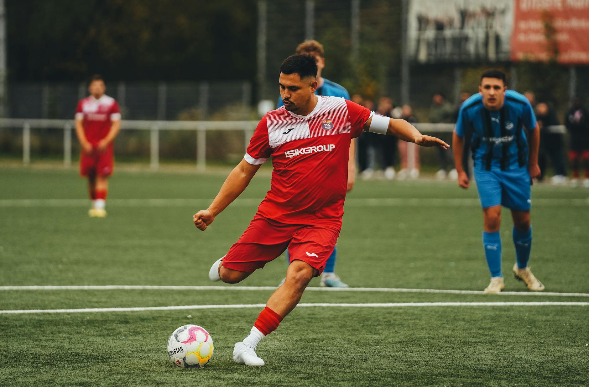 Symbolbild zum Thema KI Fußball Wetten