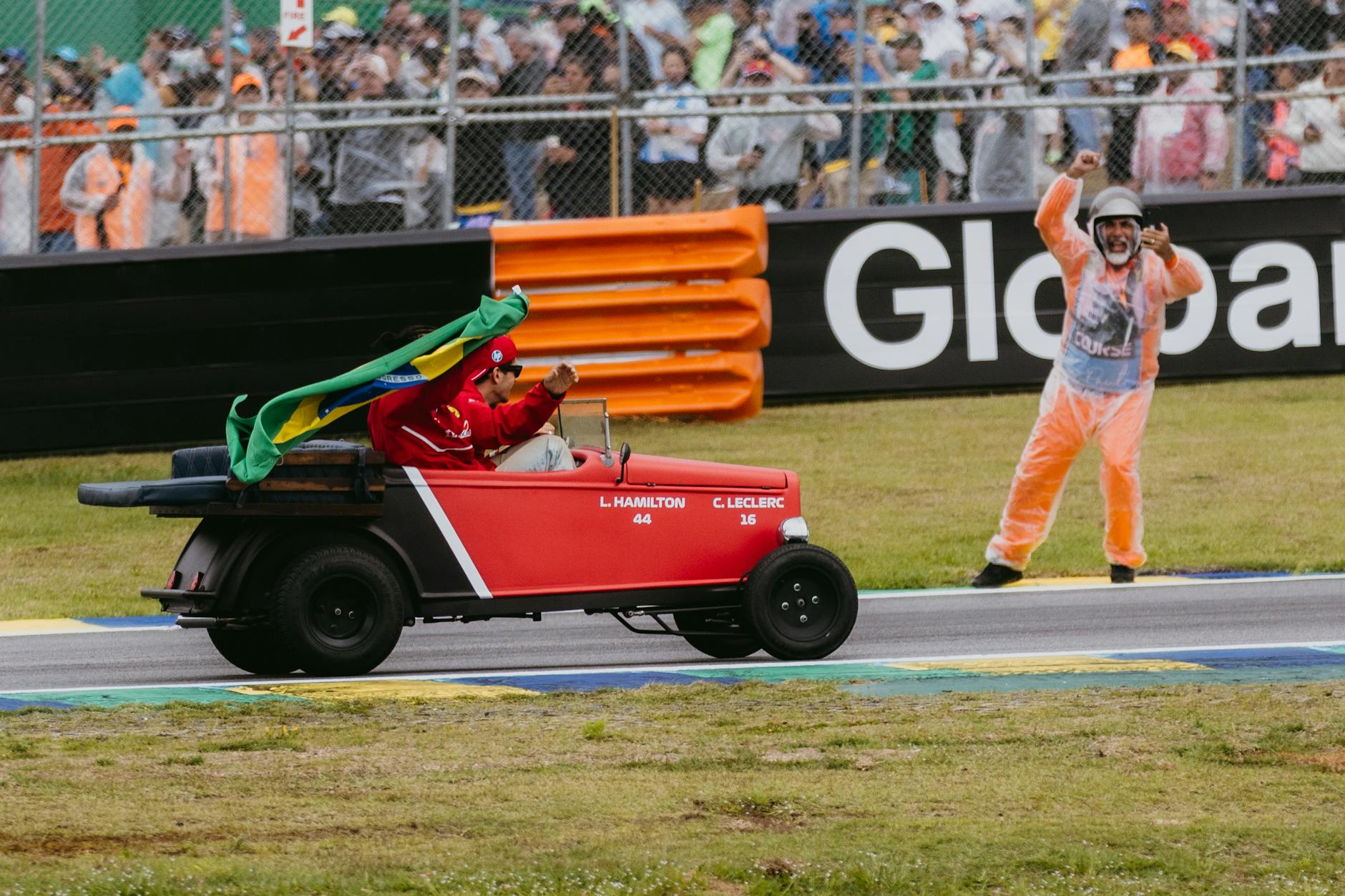 Detailansicht: Kim Kardashian Lewis Hamilton