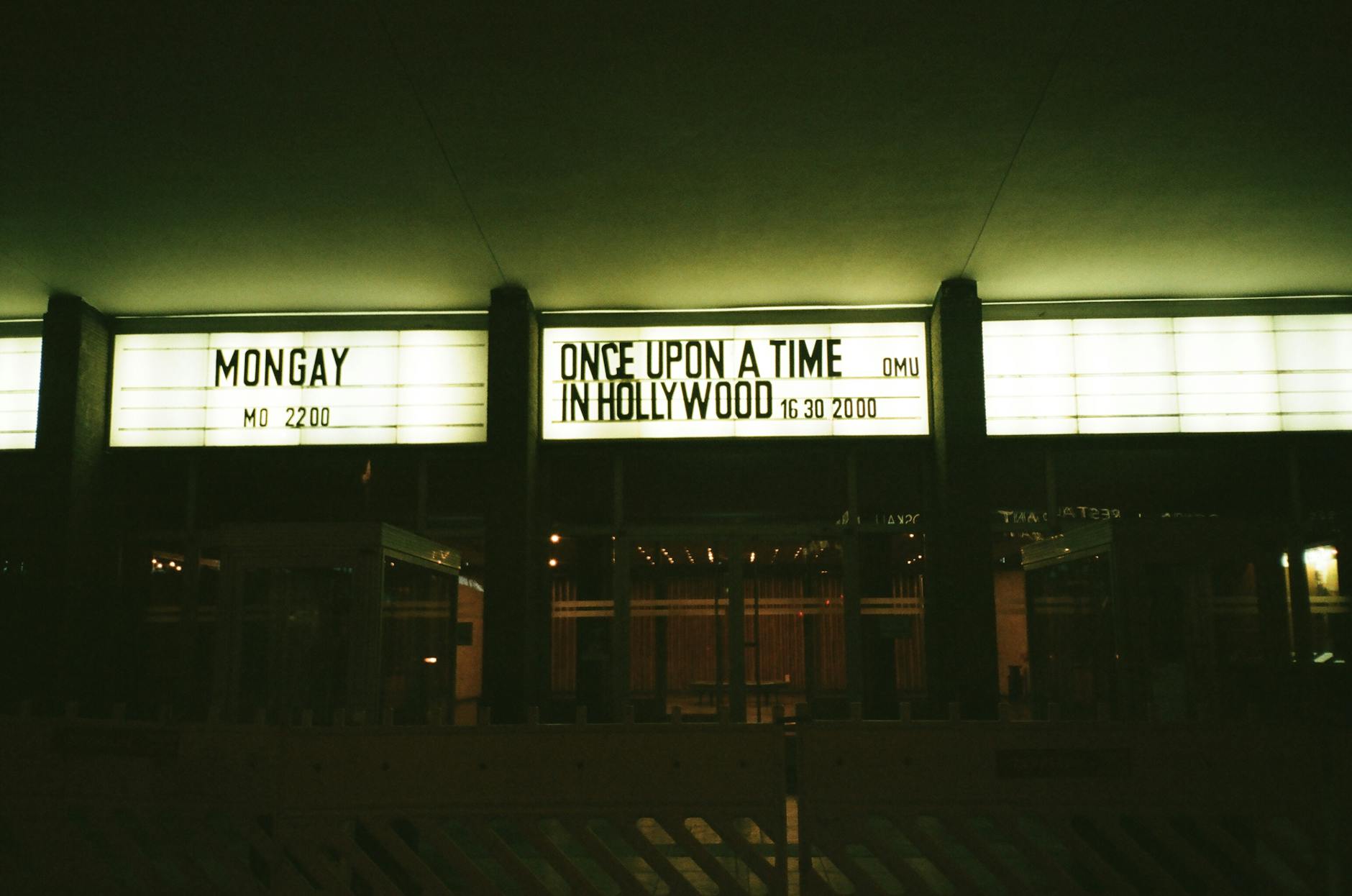 Illustration zu Kinoleinwand Stratosphäre