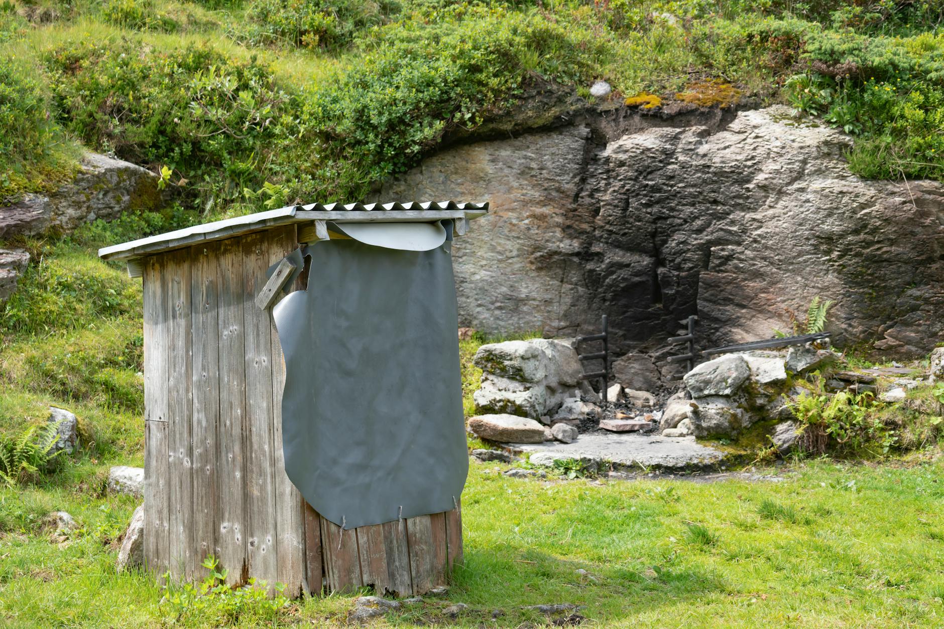 Komposttoilette Garten Symbolbild zum Thema Komposttoilette Garten