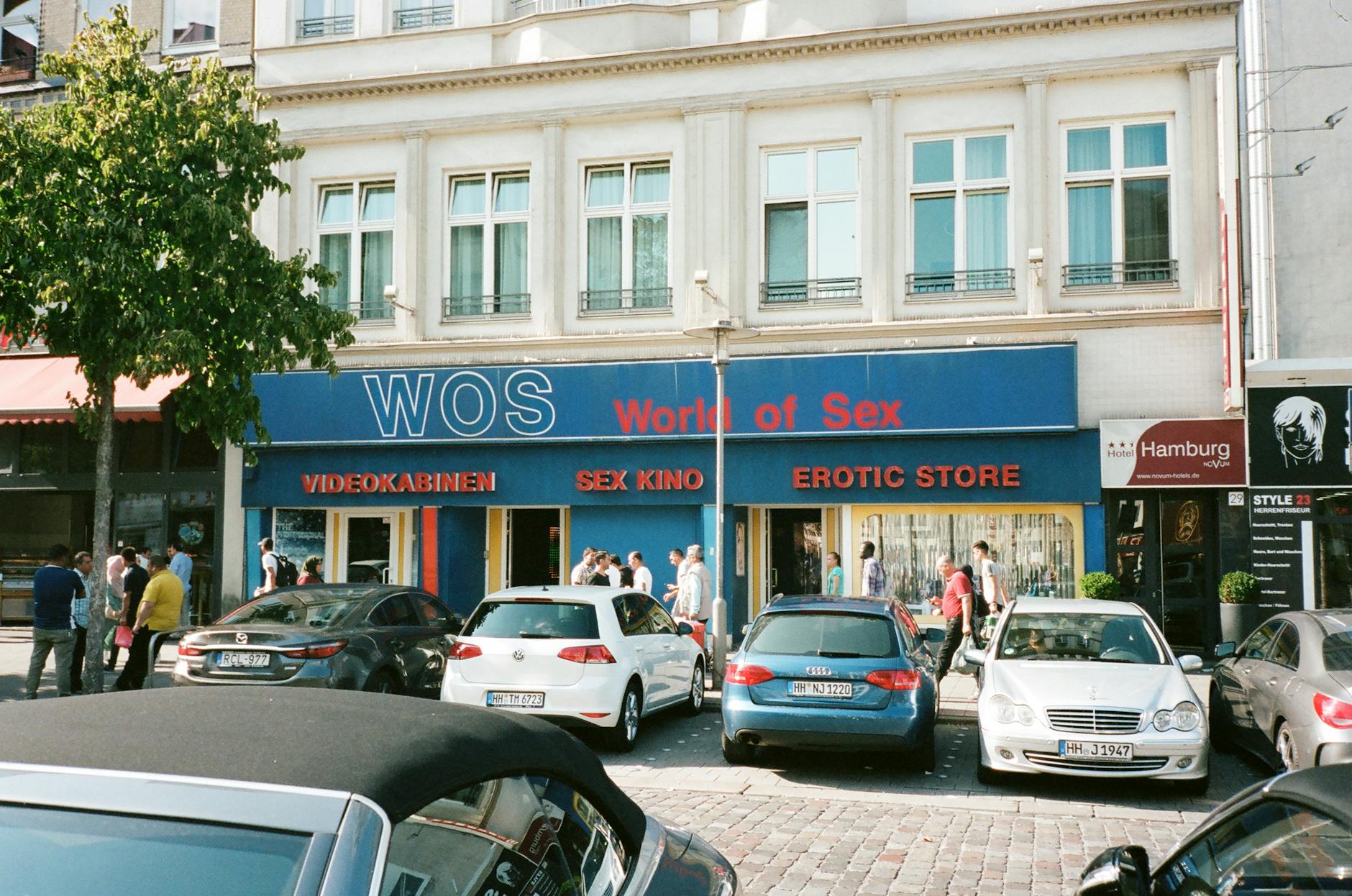 Kritik Bargeldlos Kino Symbolbild zum Thema Kritik Bargeldlos Kino