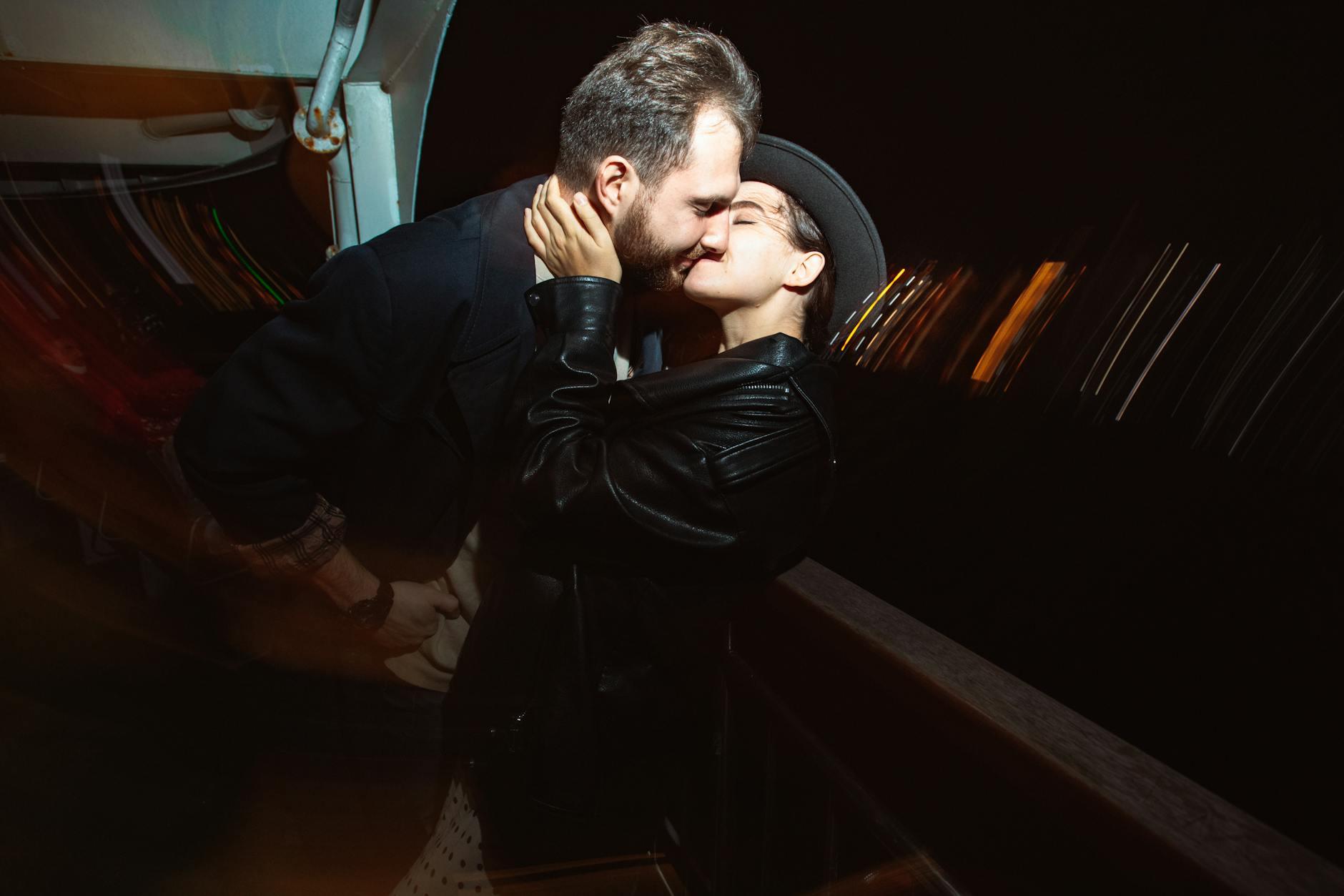 Illustration zu Küssen Ausdrücklich