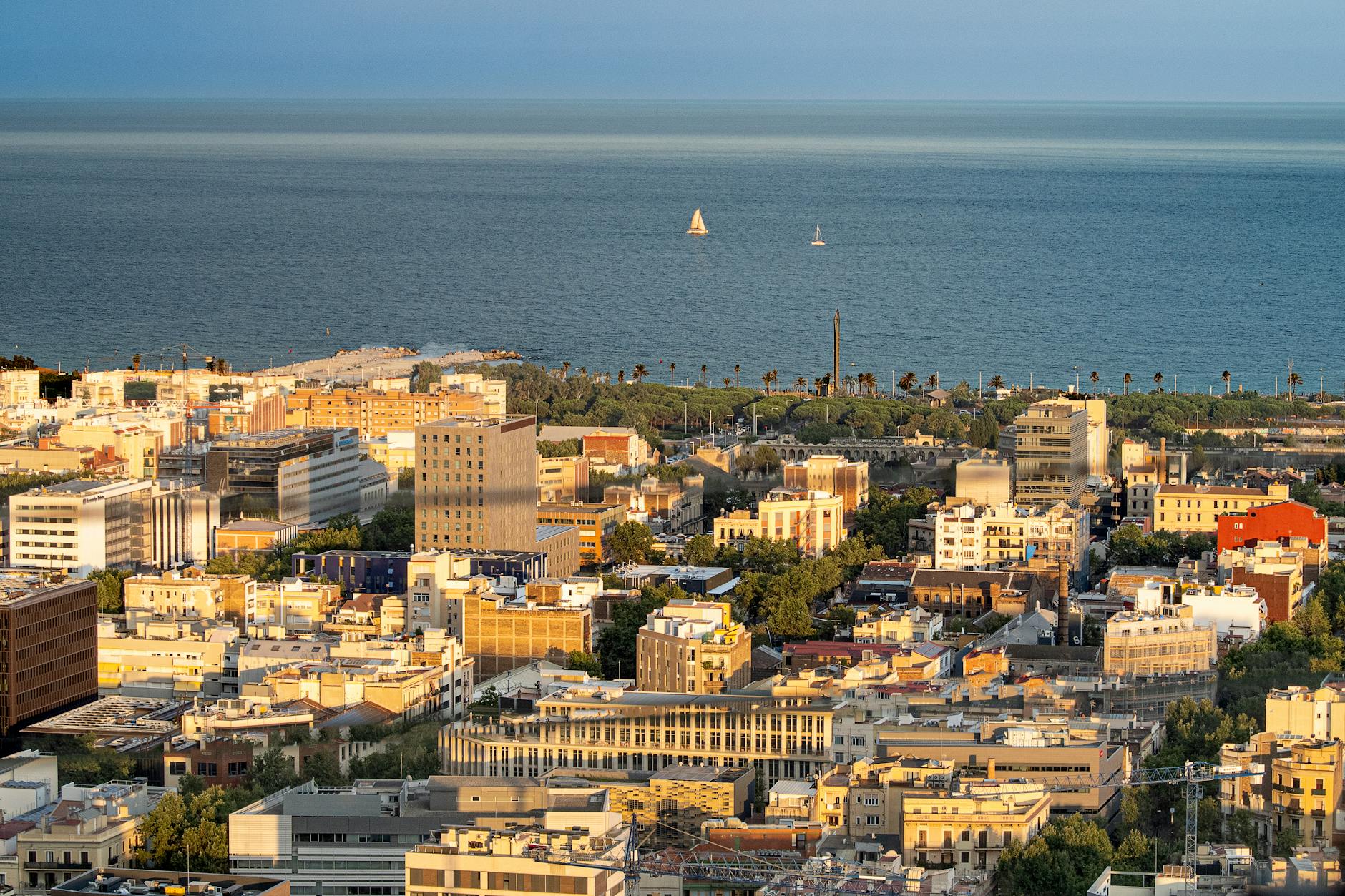 Detailansicht: Linke Gipfel Barcelona