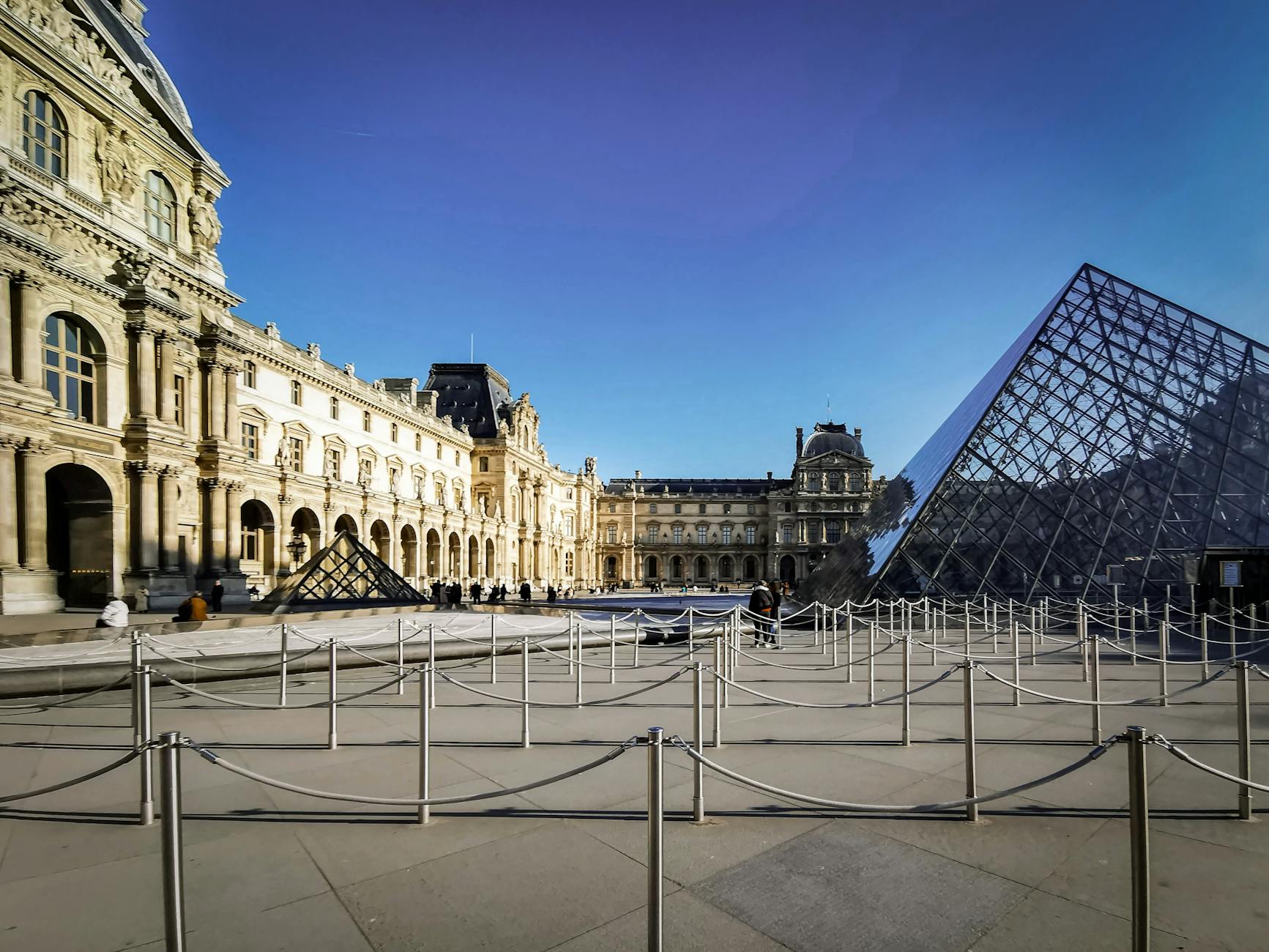 Detailansicht: Louvre Betrug