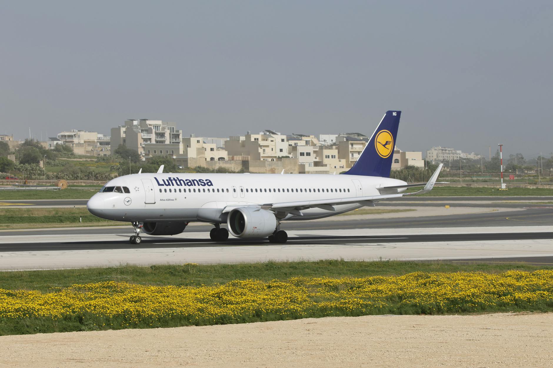 Lufthansa Pilot Gehalt Symbolbild zum Thema Lufthansa Pilot Gehalt