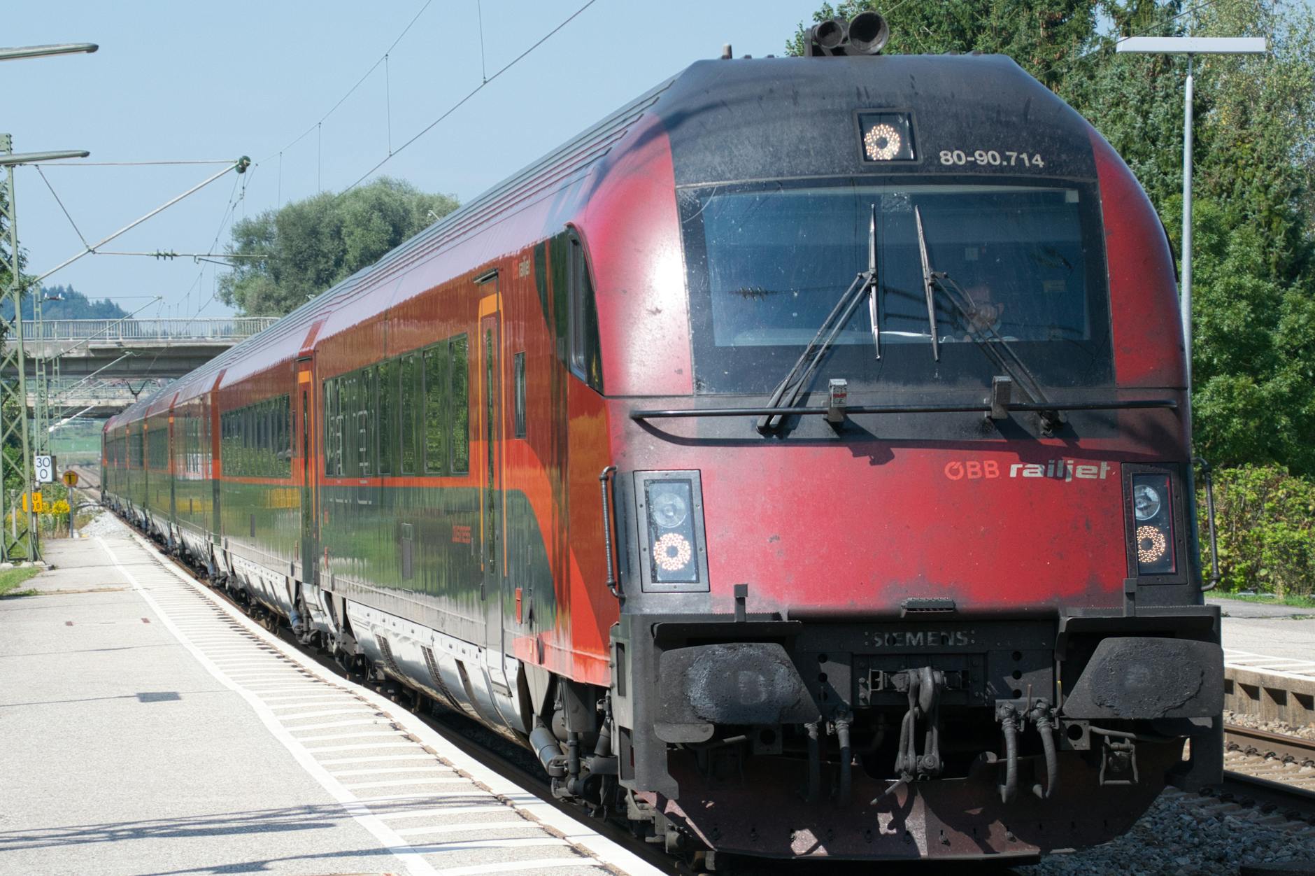 Symbolbild zum Thema Nahverkehr Bayern Einigung