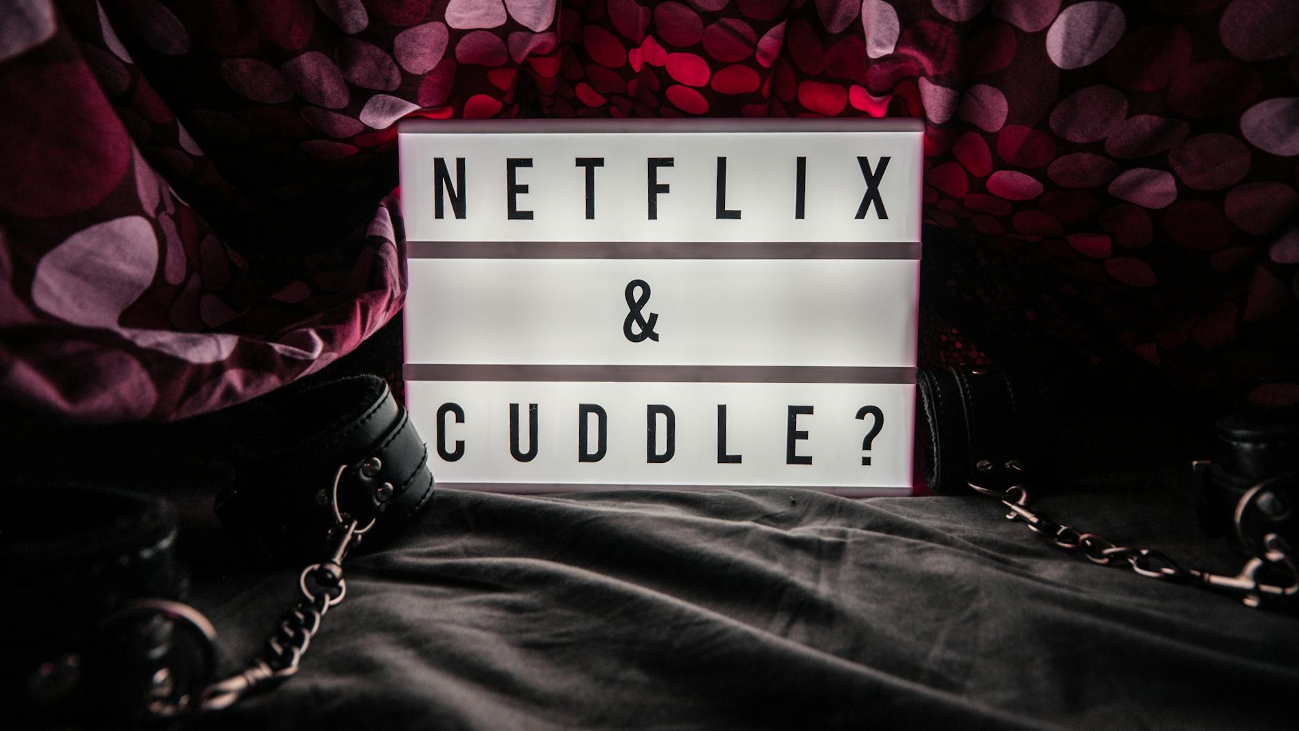 Netflix Doku Sekte Symbolbild zum Thema Netflix Doku Sekte