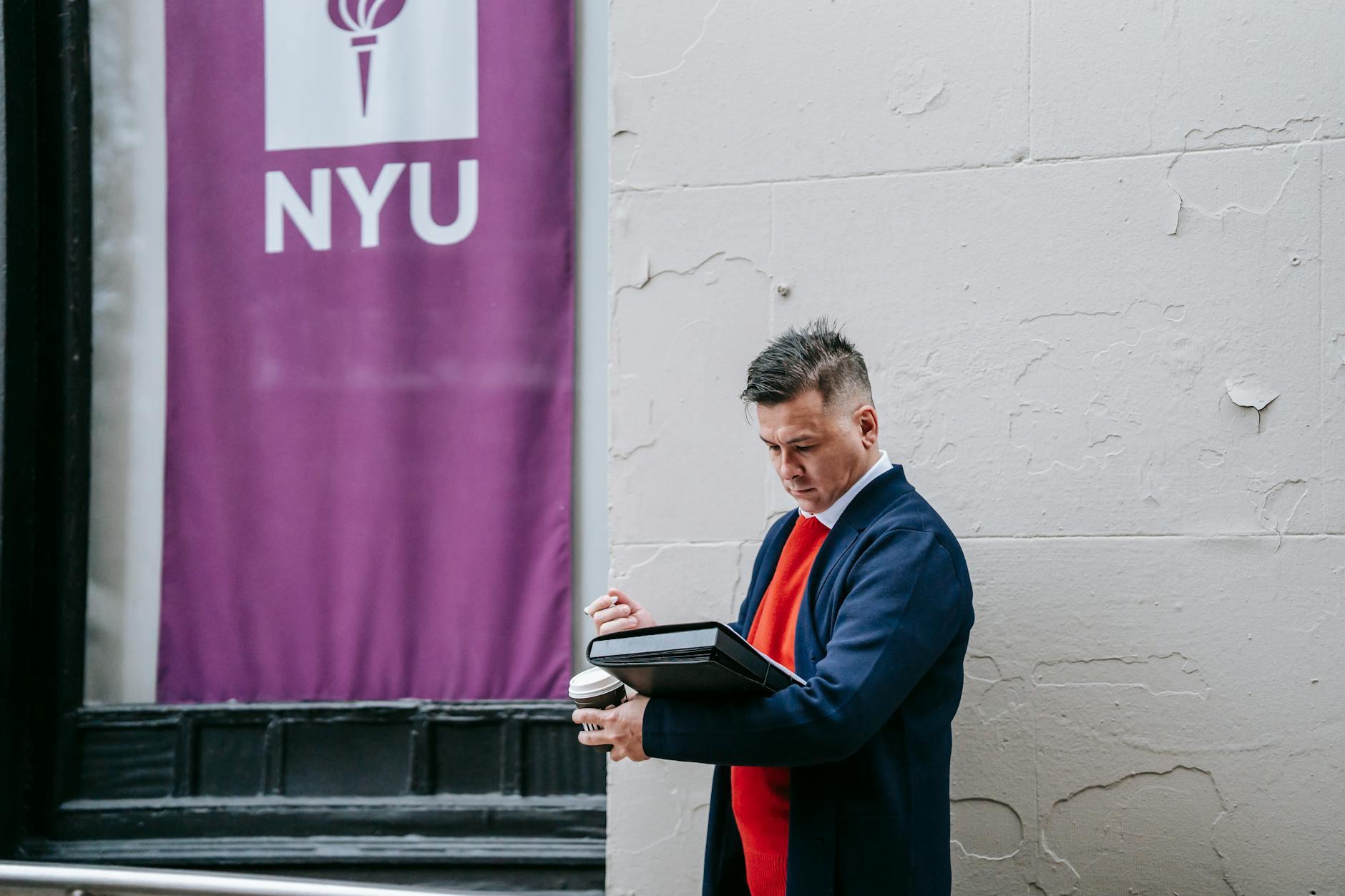 Symbolbild zum Thema Pokemon Karten Schmuggel