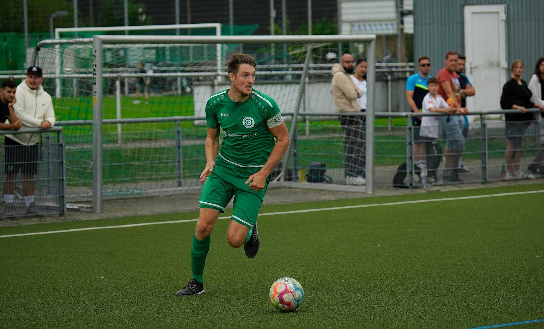 Illustration zu Polizeibericht Fußballspiel