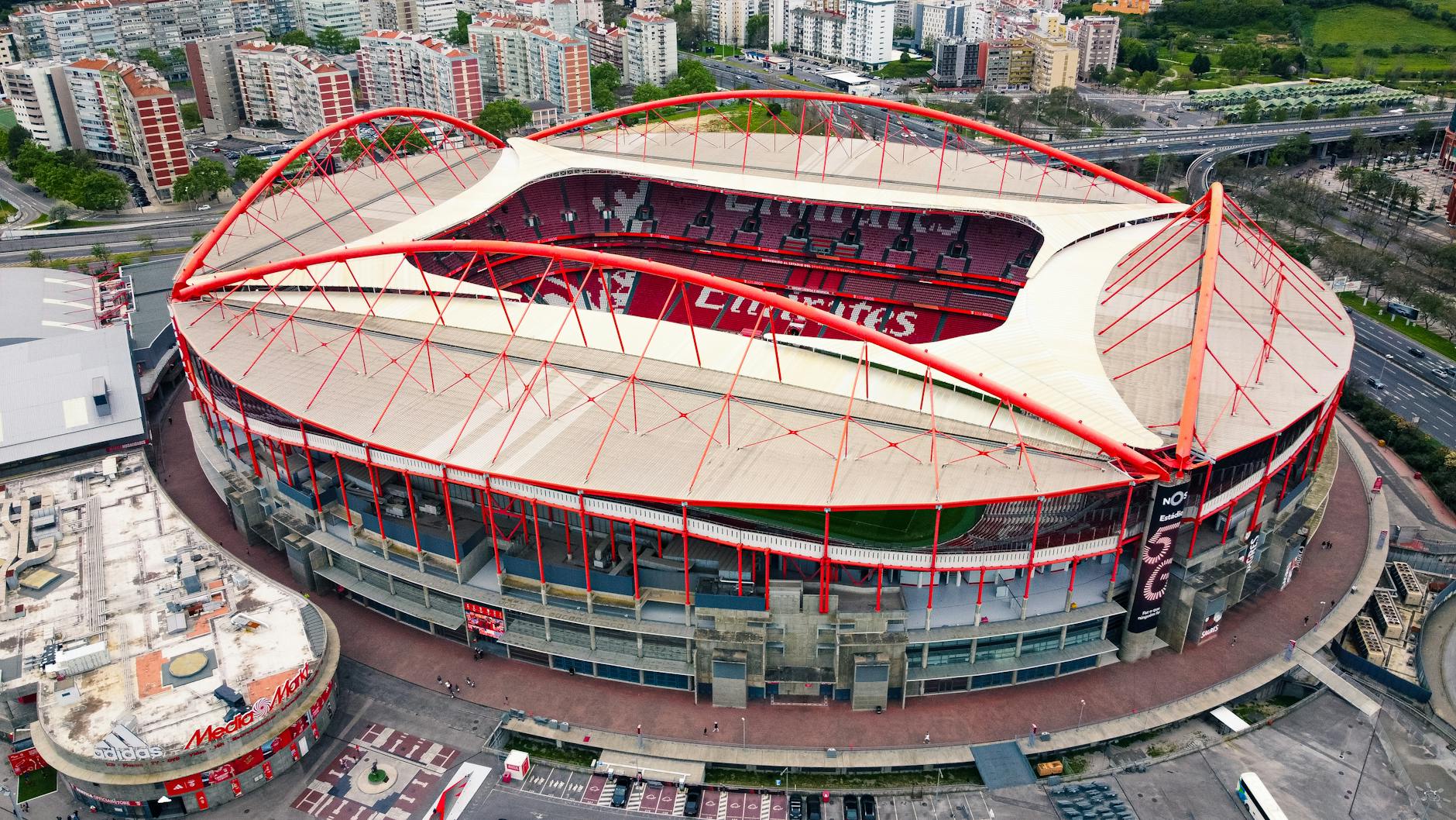 Symbolbild zum Thema Porto - Nottingham Forest