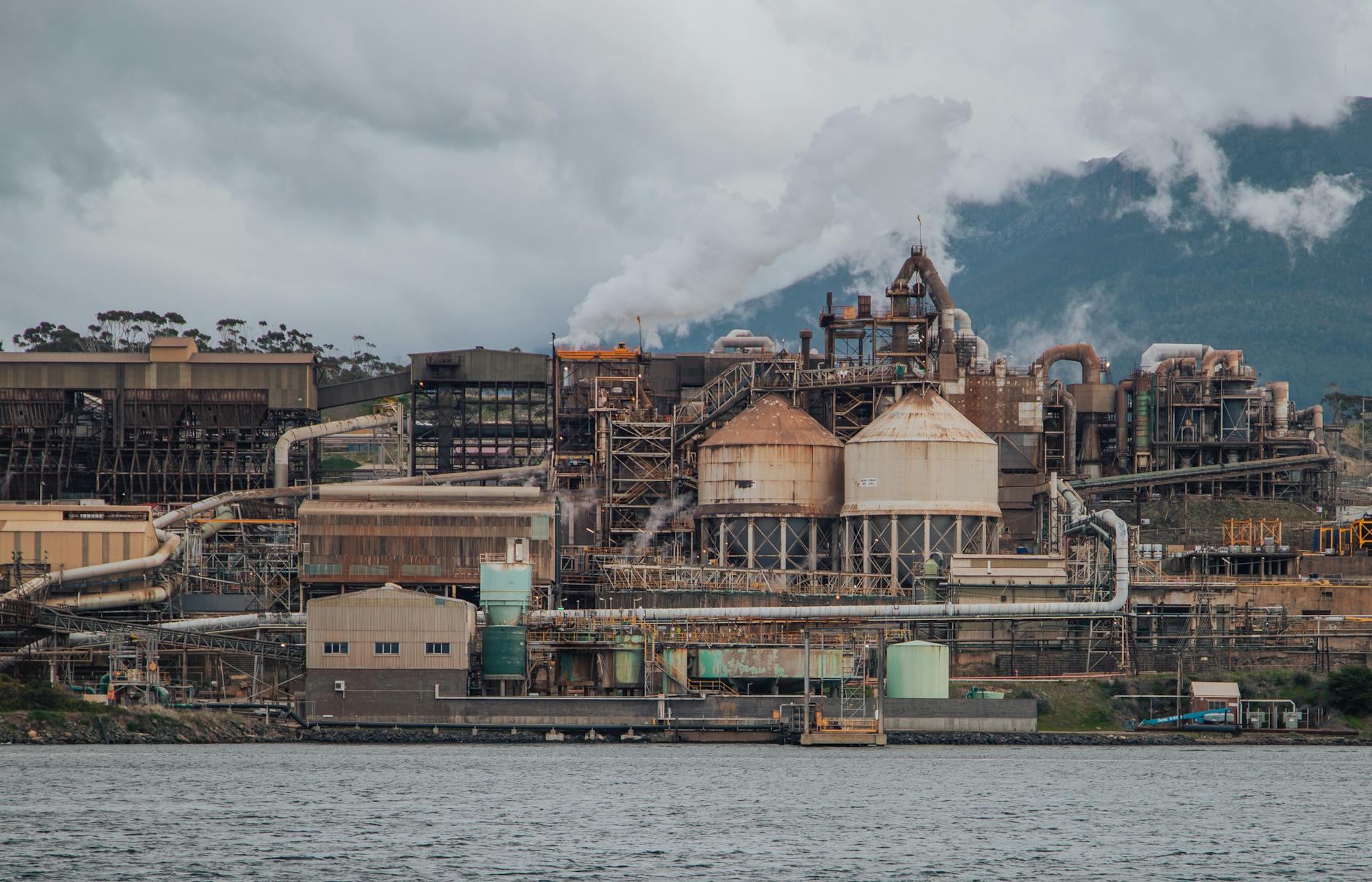 Raffinerie Brand Australien Symbolbild zum Thema Raffinerie Brand Australien