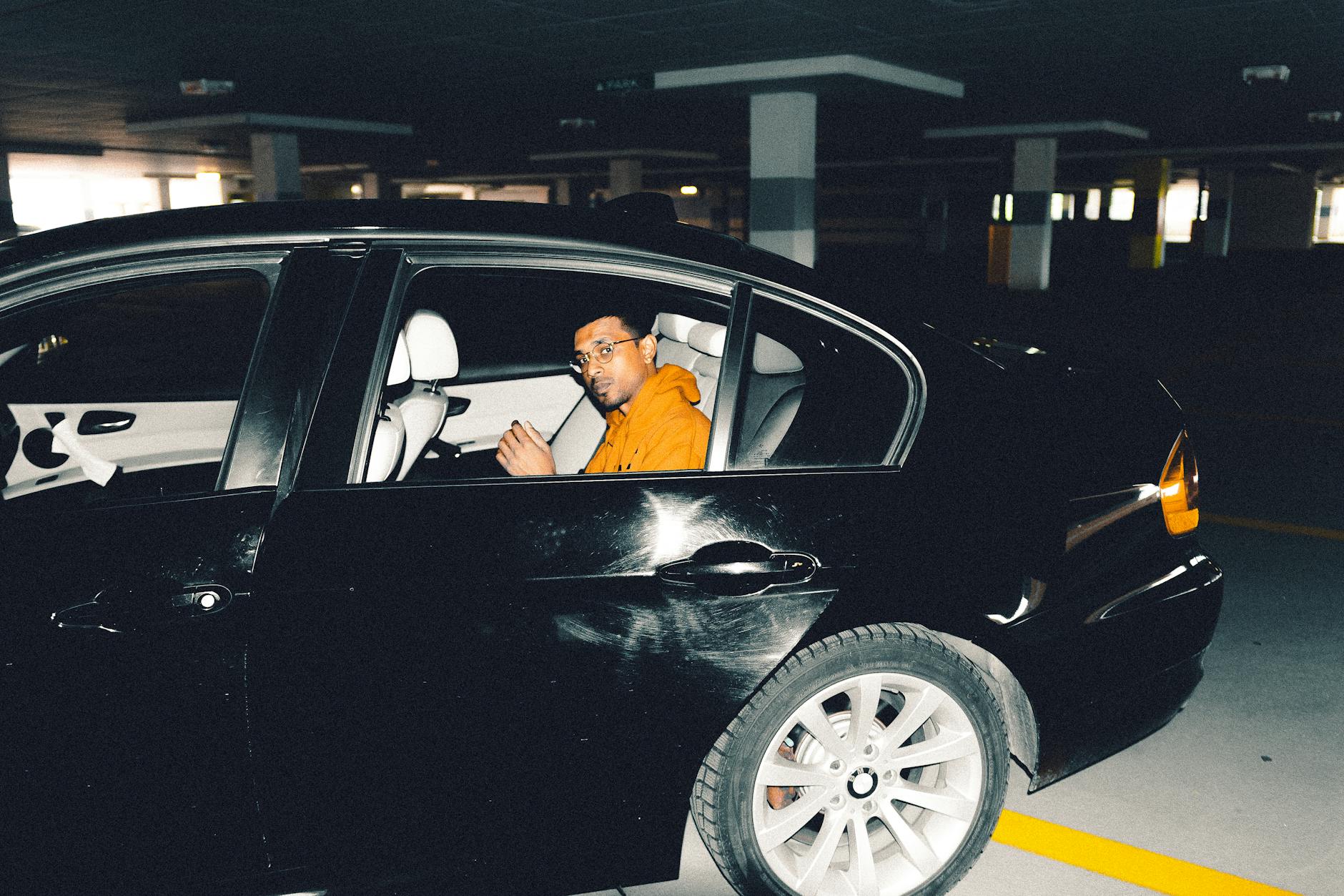 Detailansicht: Rapper Luxusautos Zürich