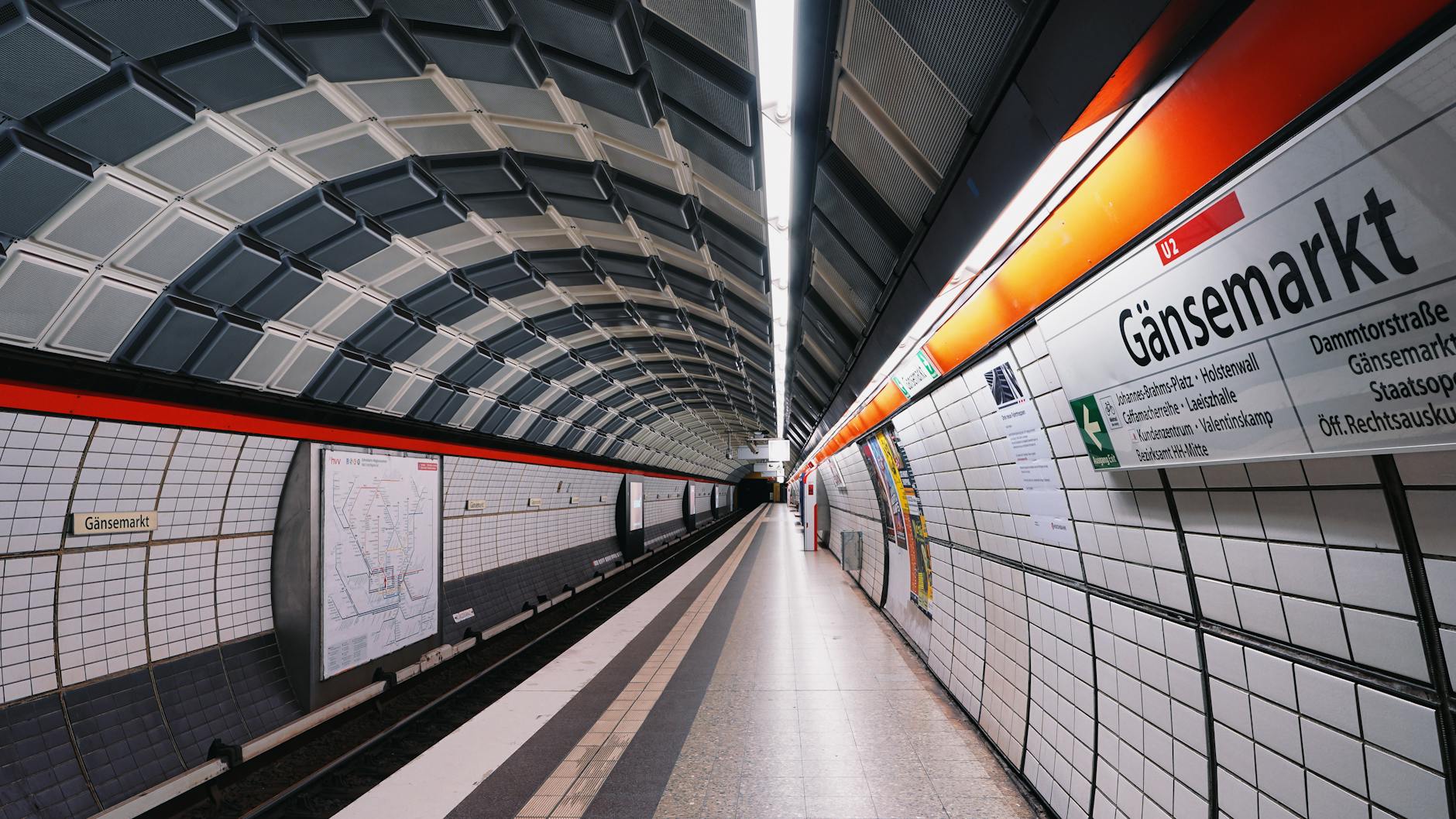 Illustration zu Rollstuhlfahrerin S-bahn Angriff