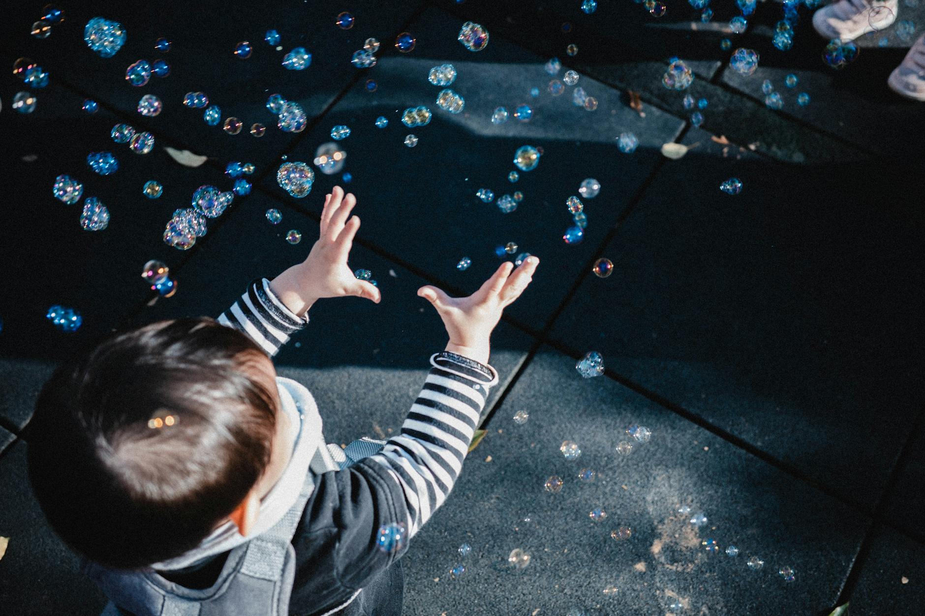 Symbolbild zum Thema Seifenblasenmaschine Party