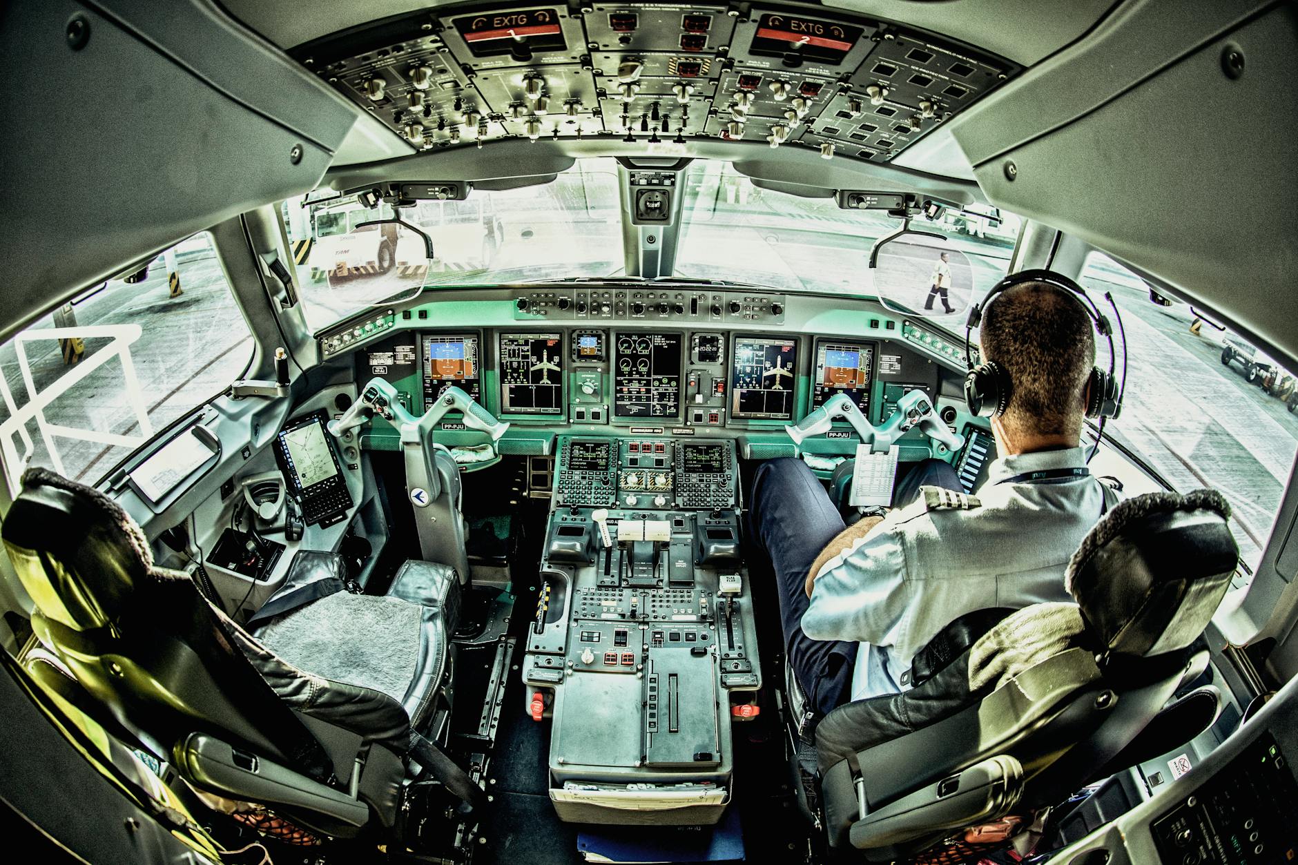 Illustration zu Uss Gerald Ford