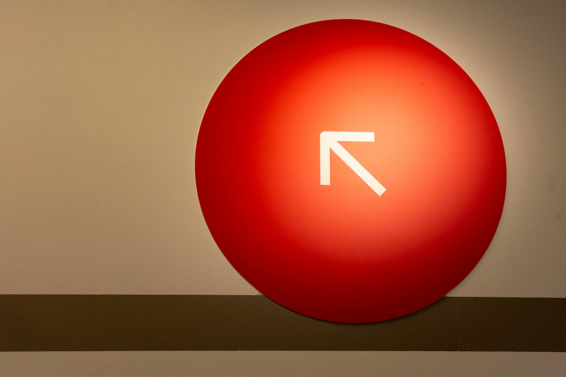 Detailansicht: Verkehrsschild Roter Punkt