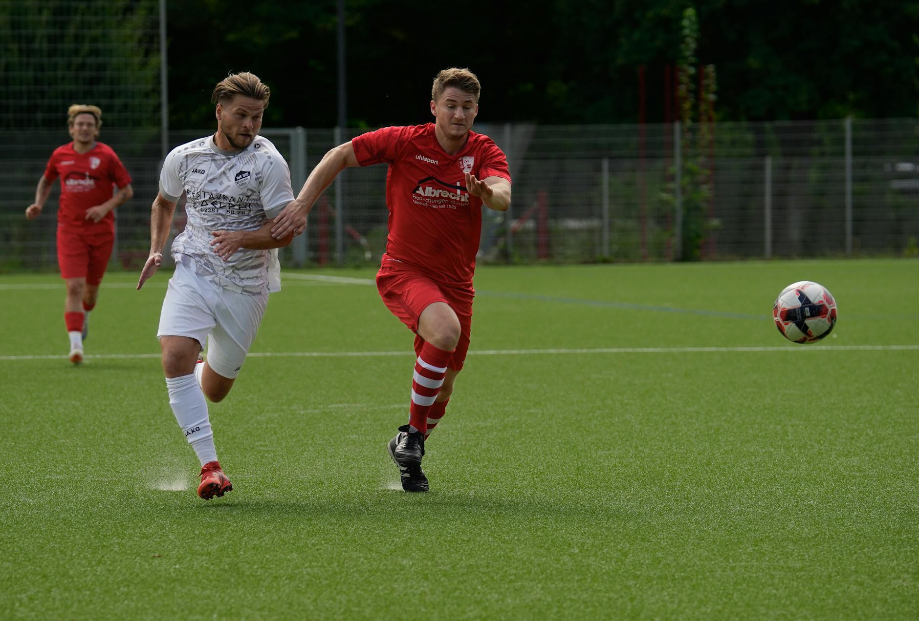 Symbolbild zum Thema Wer überträgt Bayern Real