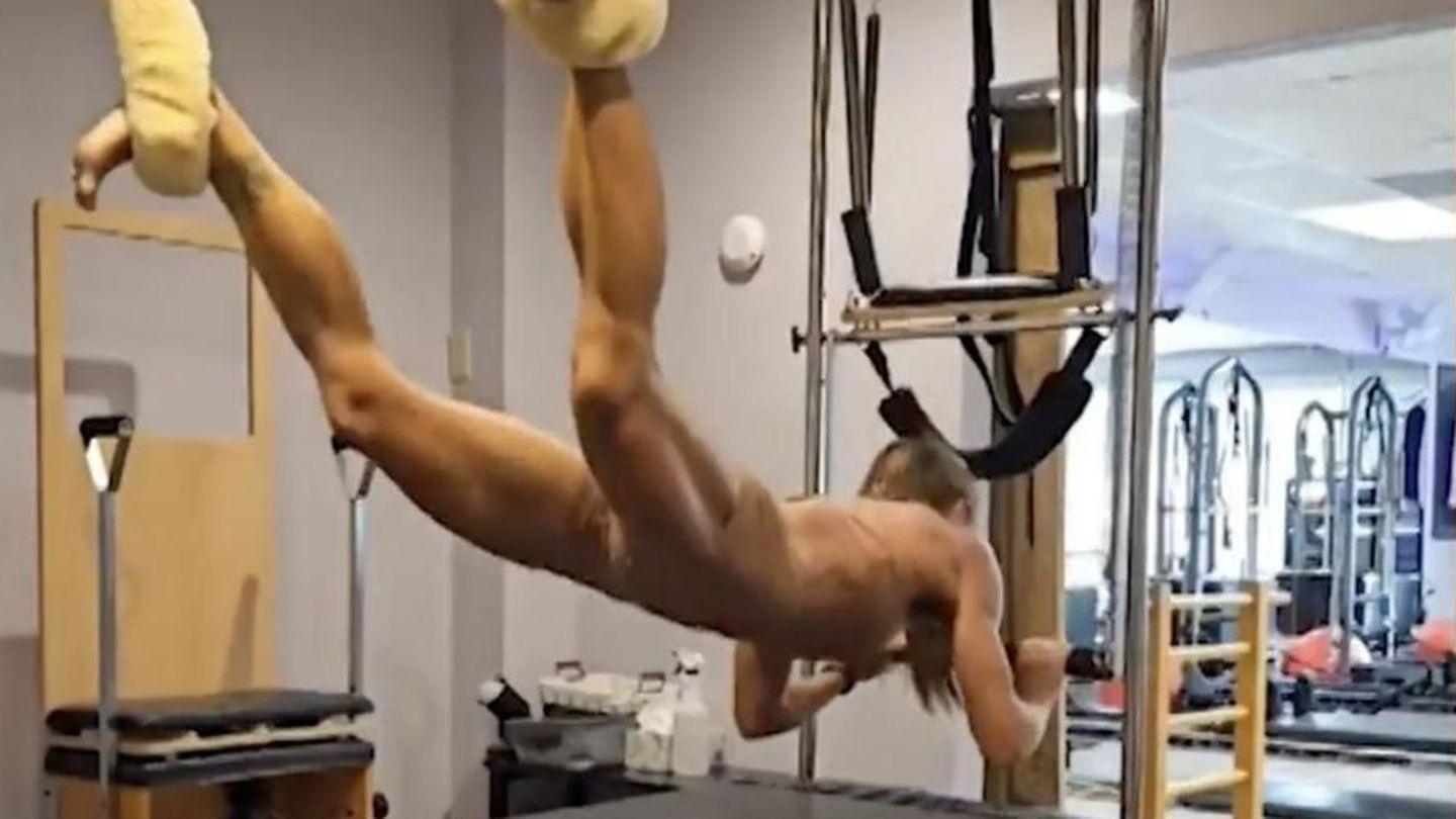 "Fliegendes Eichhörnchen": Pilates-Trainerin präsentiert Hammer-Body dank dieser Übung