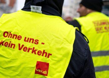 Vereinte Dienstleistungsgewerkschaft: Kommunale Verkehrsbetriebe: Verdi ruft bundesweit zu&hellip;